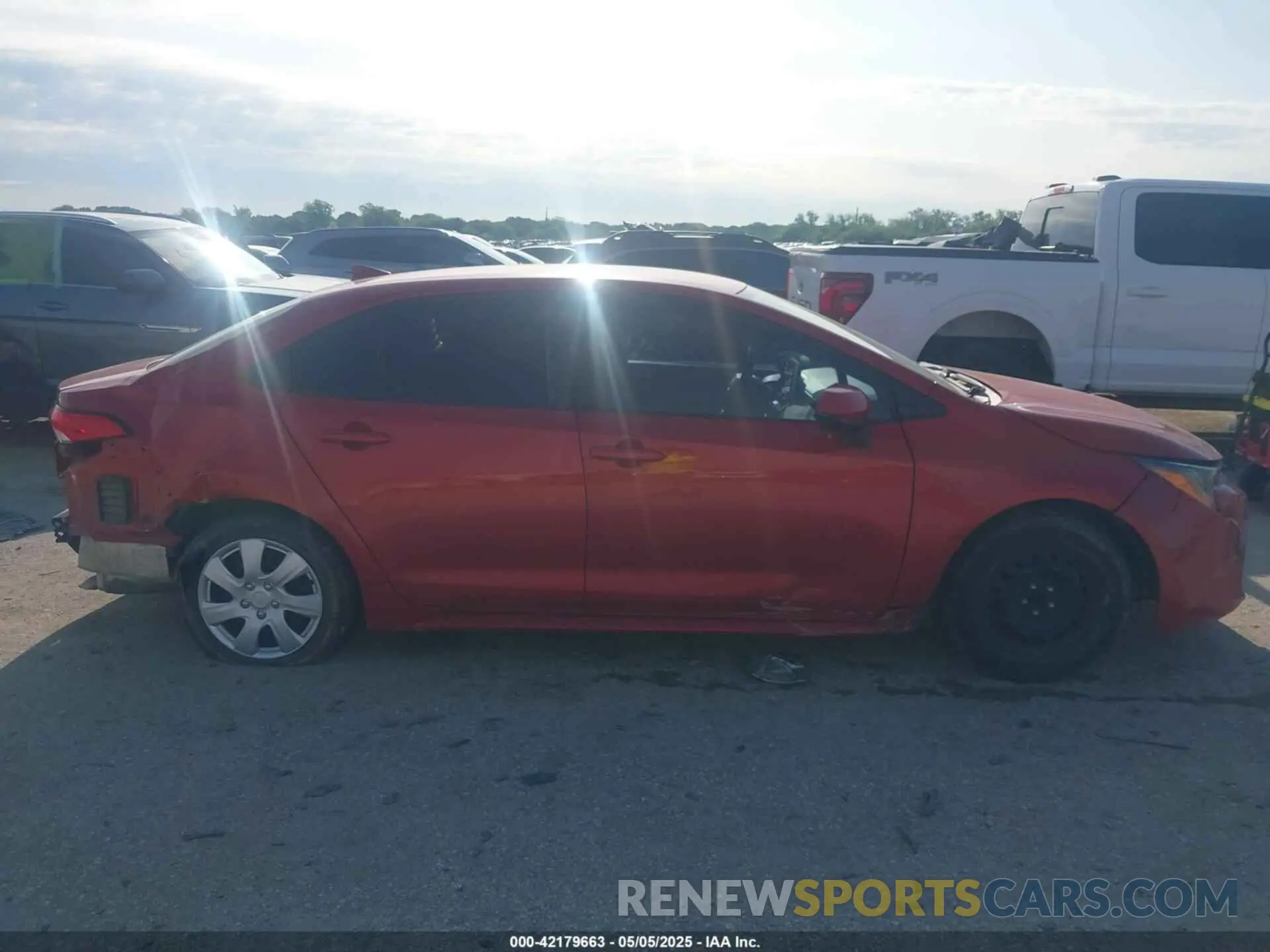 14 Photograph of a damaged car 5YFEPRAE6LP106267 TOYOTA COROLLA 2020