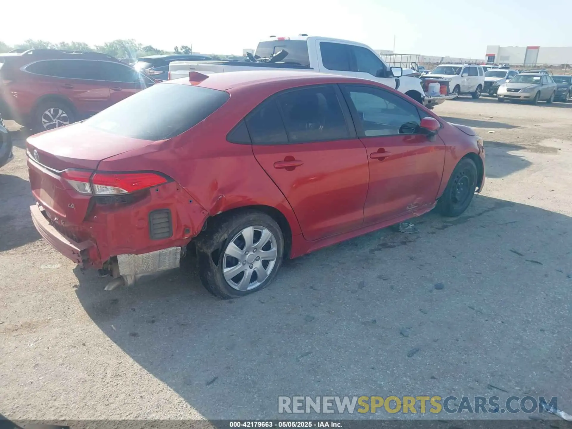 4 Photograph of a damaged car 5YFEPRAE6LP106267 TOYOTA COROLLA 2020
