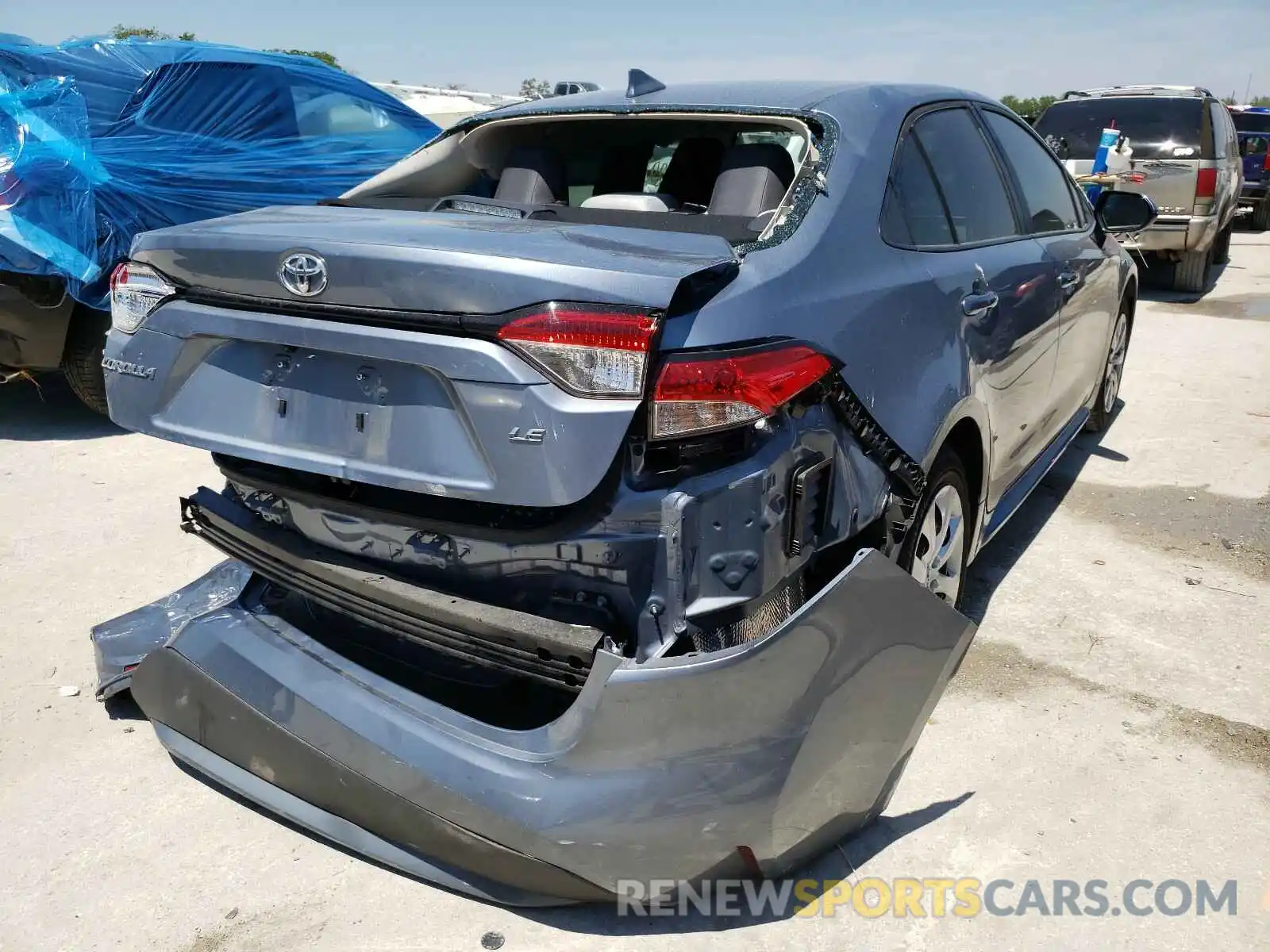 4 Photograph of a damaged car 5YFEPRAE6LP113915 TOYOTA COROLLA 2020