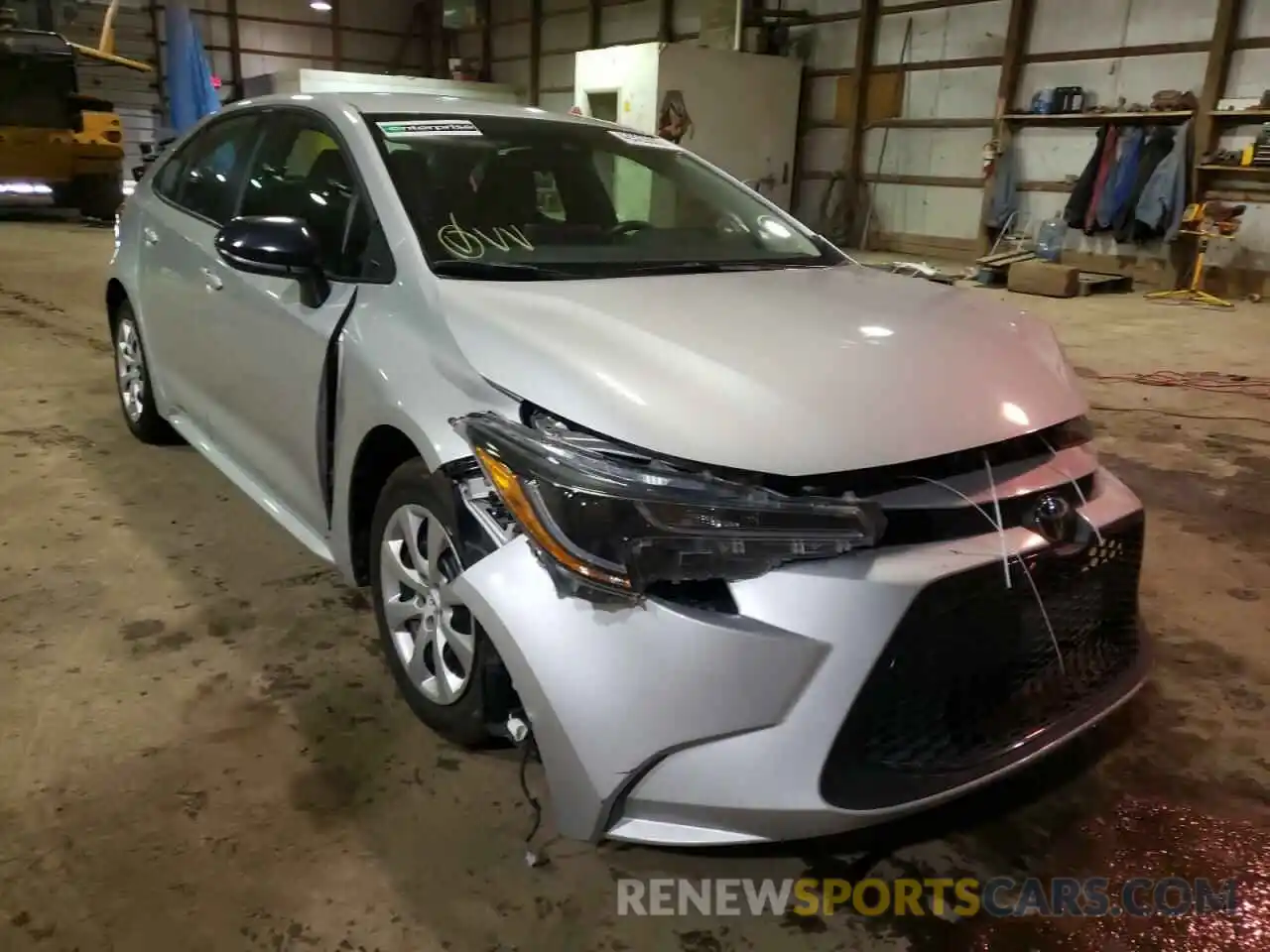 1 Photograph of a damaged car 5YFEPRAE6LP118791 TOYOTA COROLLA 2020