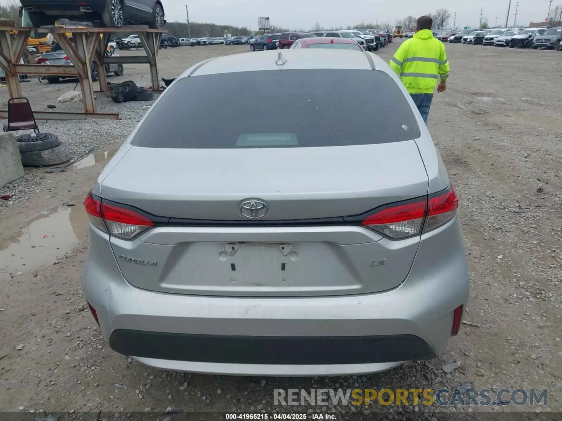 16 Photograph of a damaged car 5YFEPRAE6LP127409 TOYOTA COROLLA 2020
