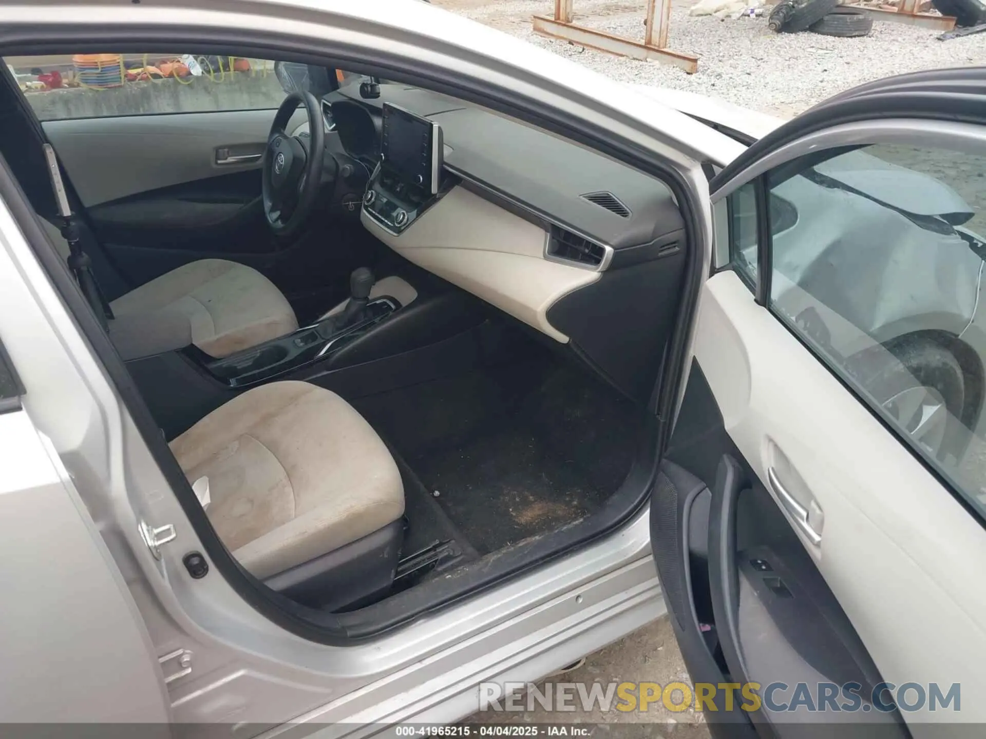 5 Photograph of a damaged car 5YFEPRAE6LP127409 TOYOTA COROLLA 2020