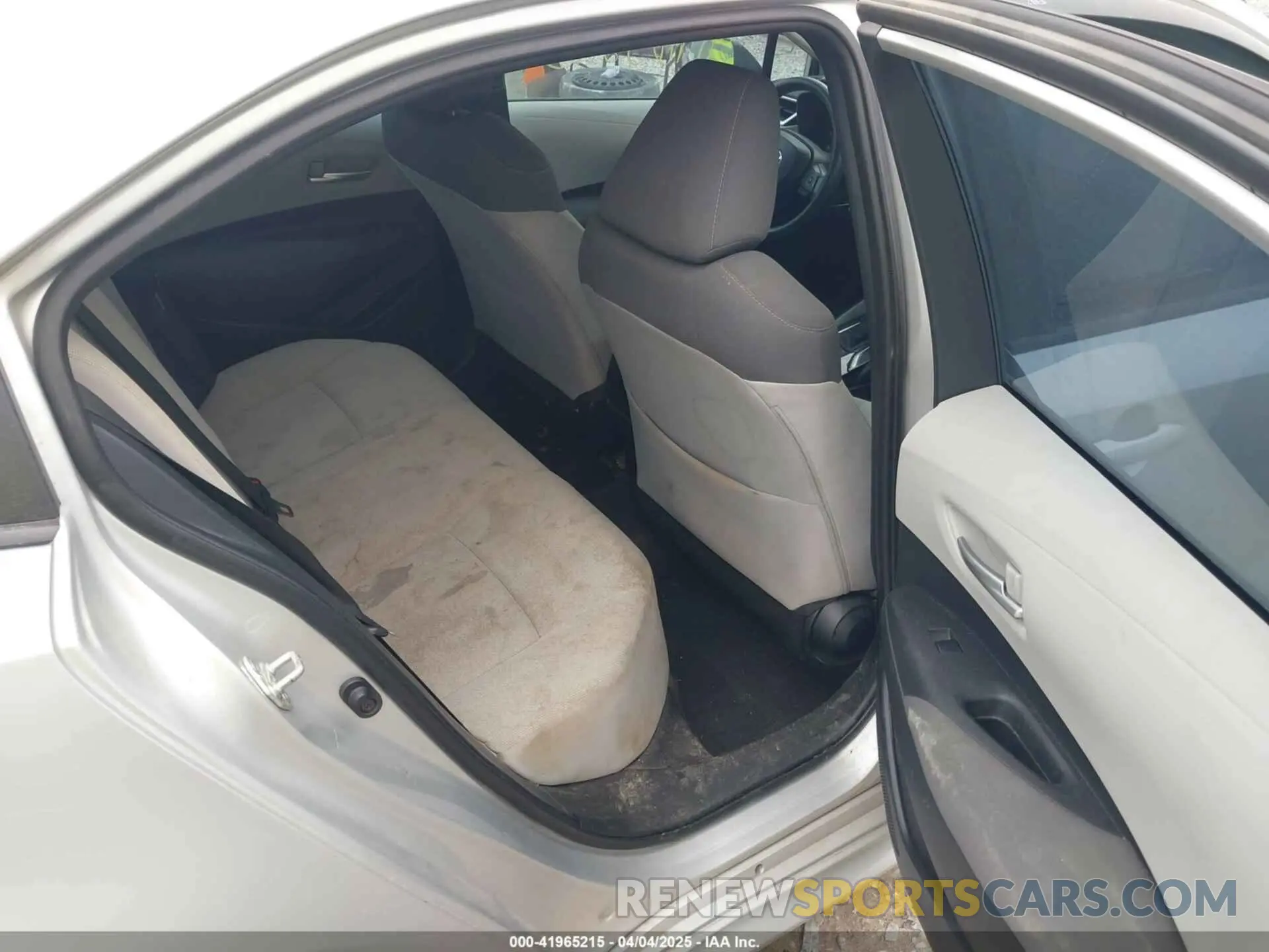 8 Photograph of a damaged car 5YFEPRAE6LP127409 TOYOTA COROLLA 2020
