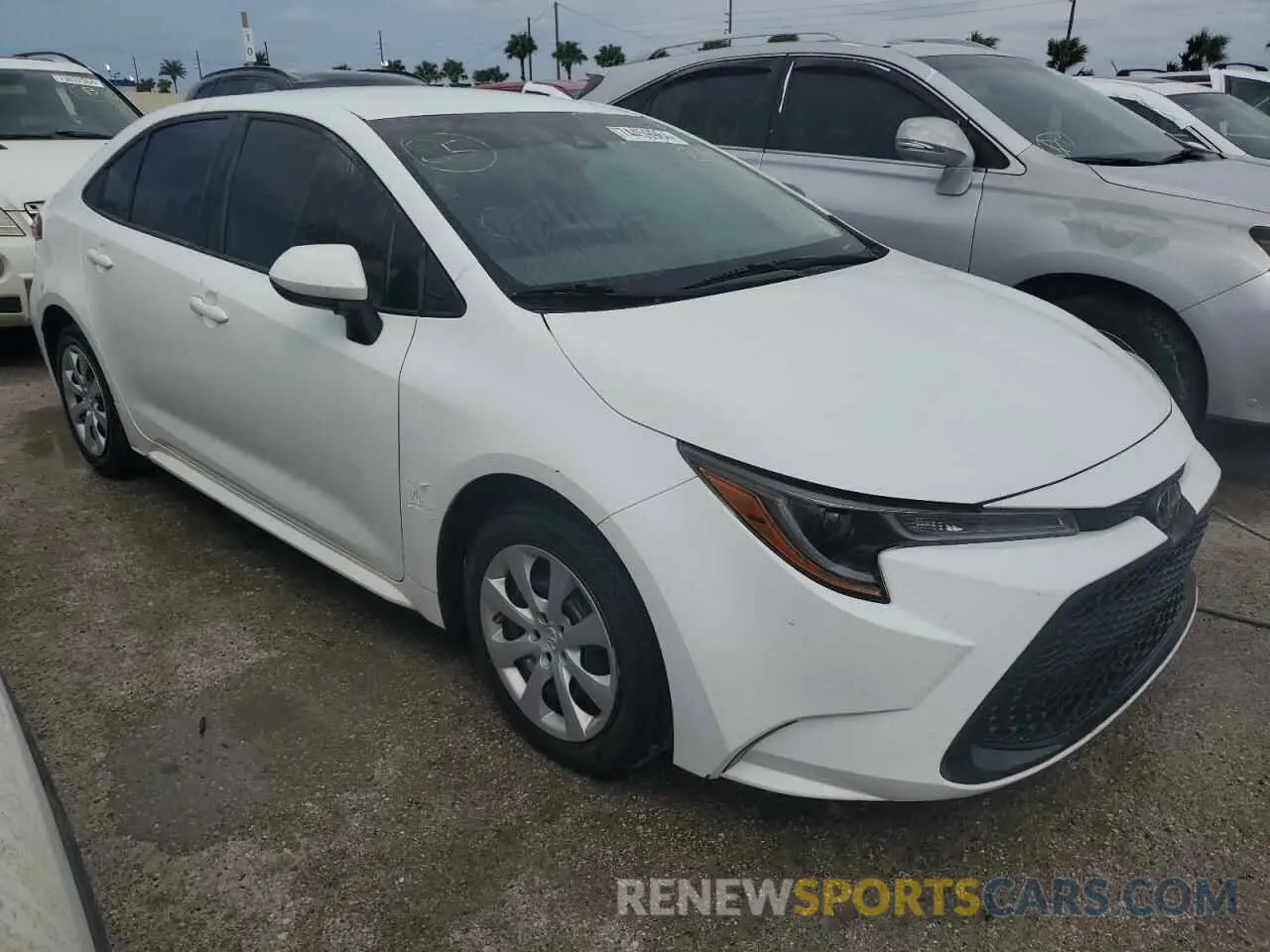 4 Photograph of a damaged car 5YFEPRAE6LP131895 TOYOTA COROLLA 2020