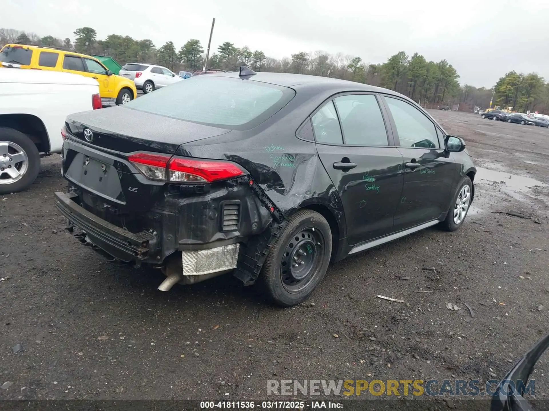 4 Photograph of a damaged car 5YFEPRAE6LP135204 TOYOTA COROLLA 2020
