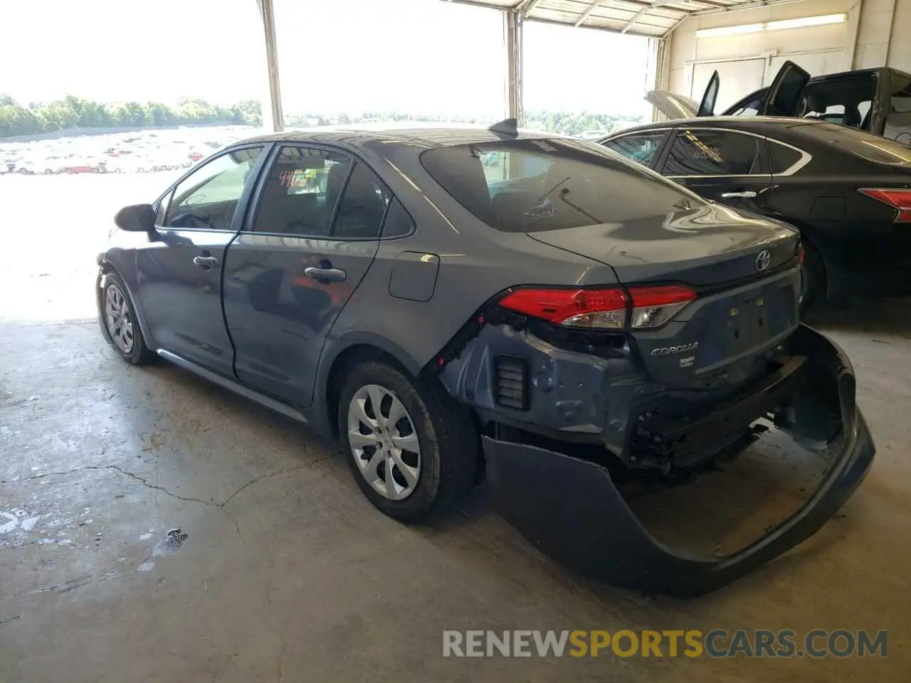 3 Photograph of a damaged car 5YFEPRAE6LP140614 TOYOTA COROLLA 2020