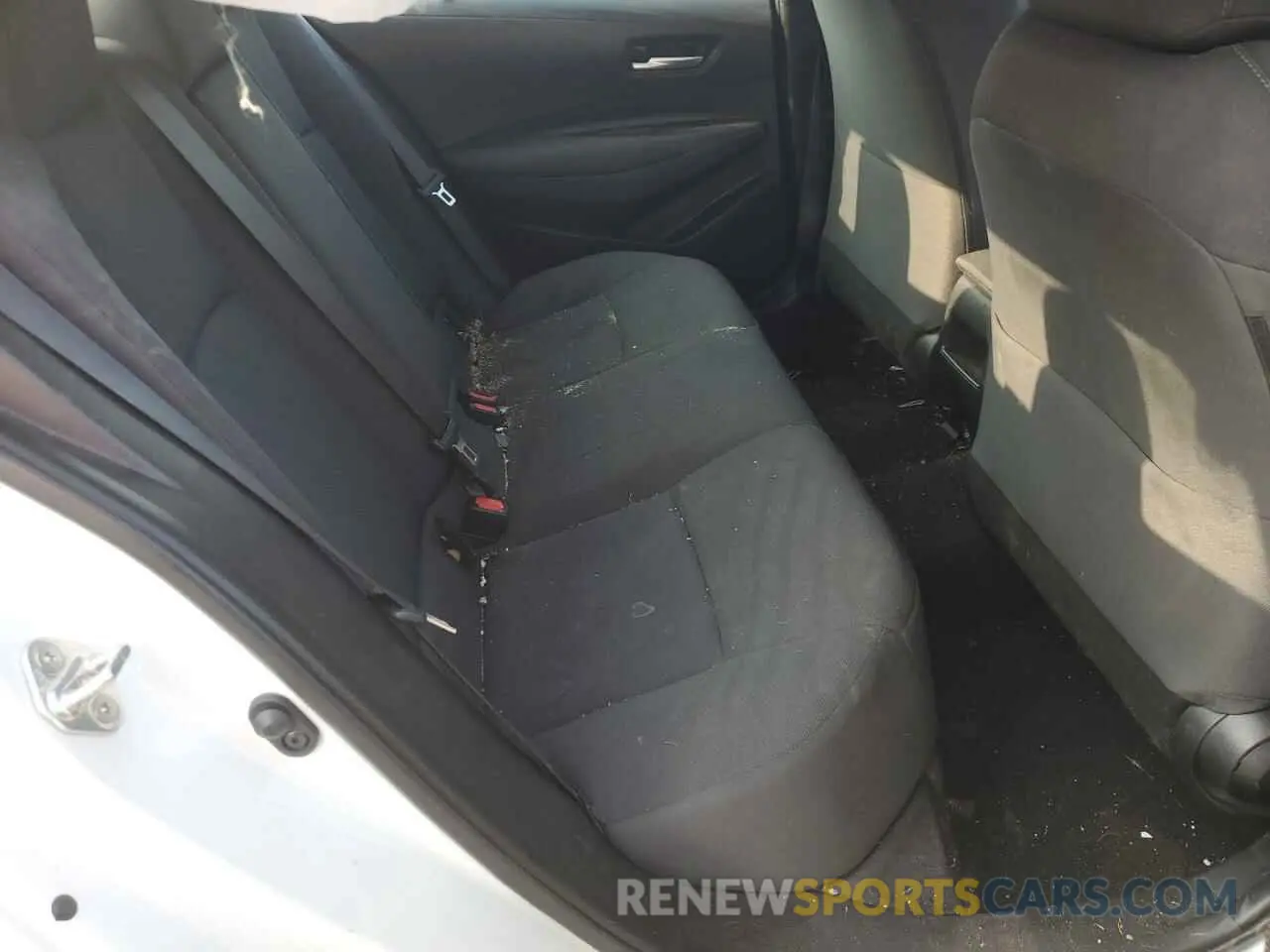 10 Photograph of a damaged car 5YFEPRAE6LP146767 TOYOTA COROLLA 2020