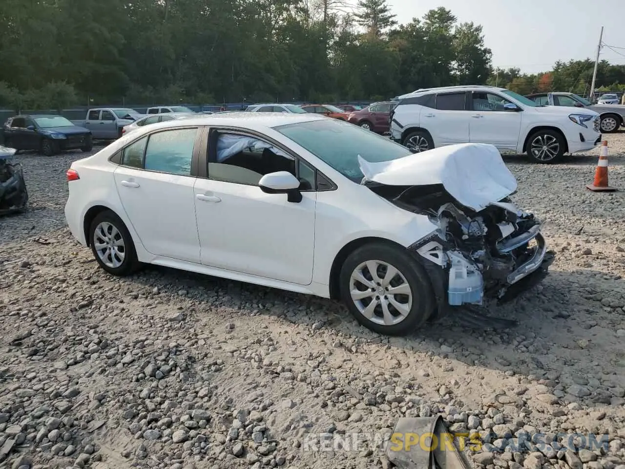 4 Photograph of a damaged car 5YFEPRAE6LP146767 TOYOTA COROLLA 2020
