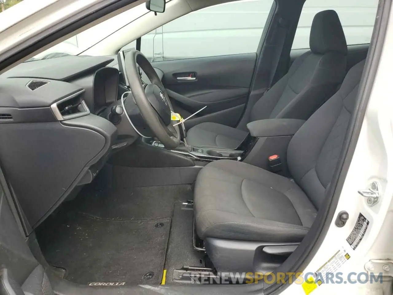 7 Photograph of a damaged car 5YFEPRAE7LP006887 TOYOTA COROLLA 2020