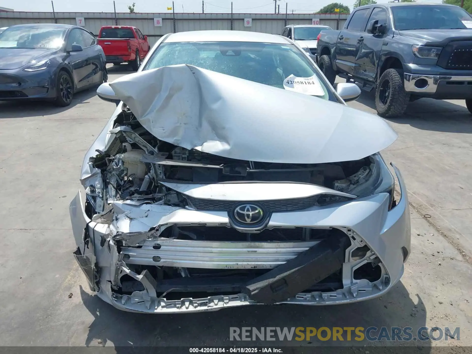 12 Photograph of a damaged car 5YFEPRAE7LP022460 TOYOTA COROLLA 2020