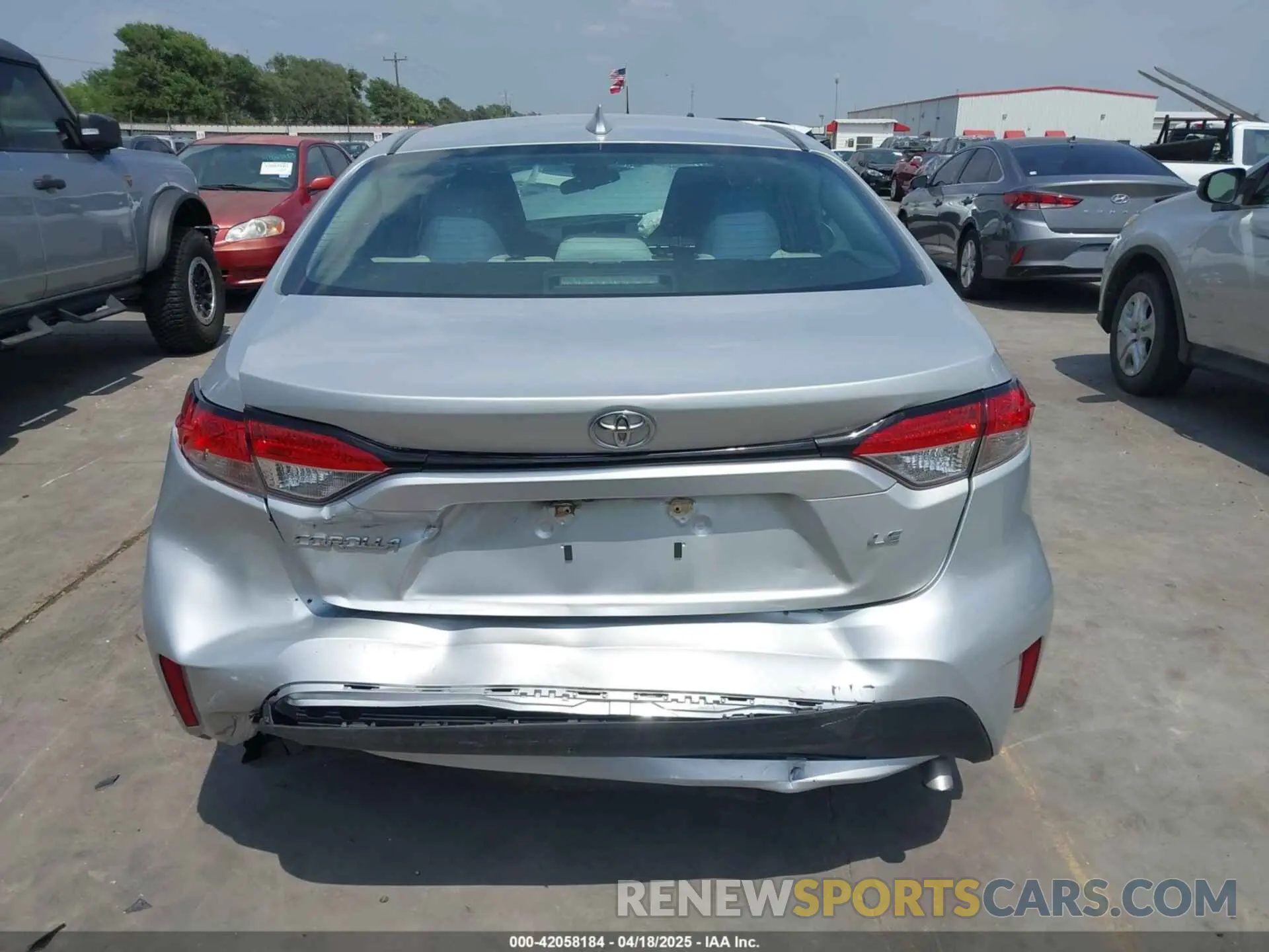 16 Photograph of a damaged car 5YFEPRAE7LP022460 TOYOTA COROLLA 2020