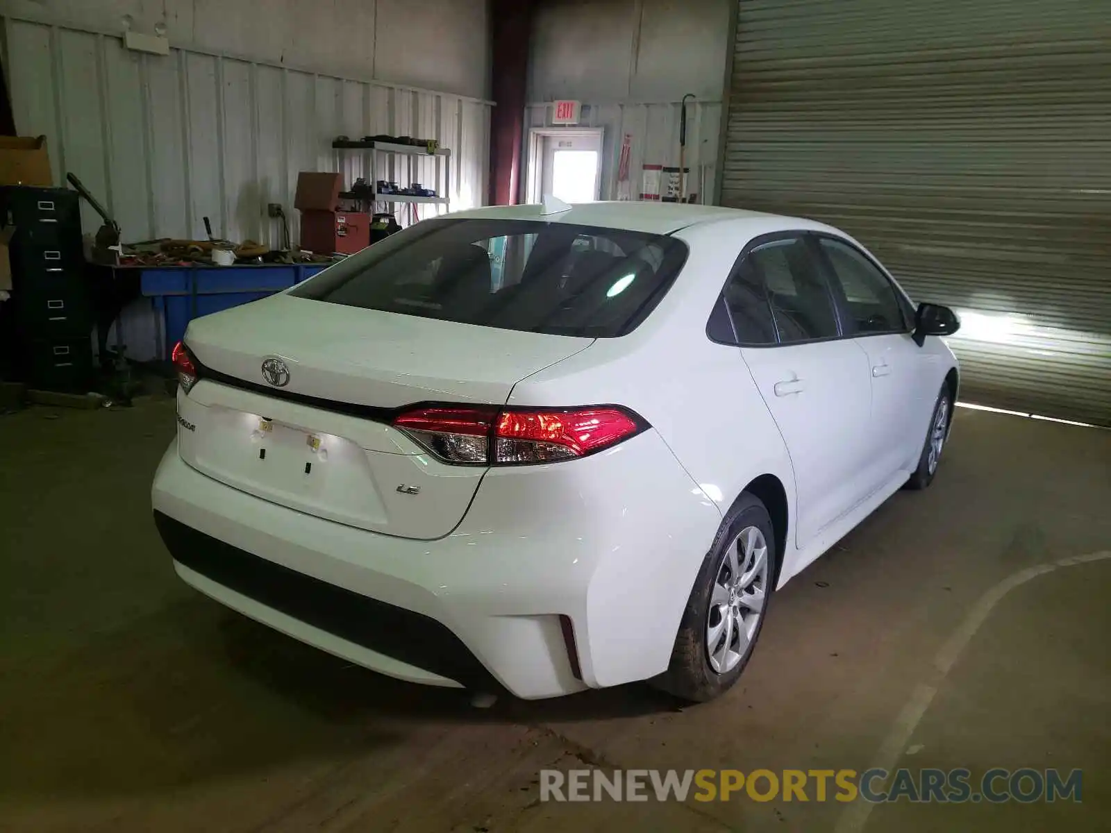 4 Photograph of a damaged car 5YFEPRAE7LP026282 TOYOTA COROLLA 2020