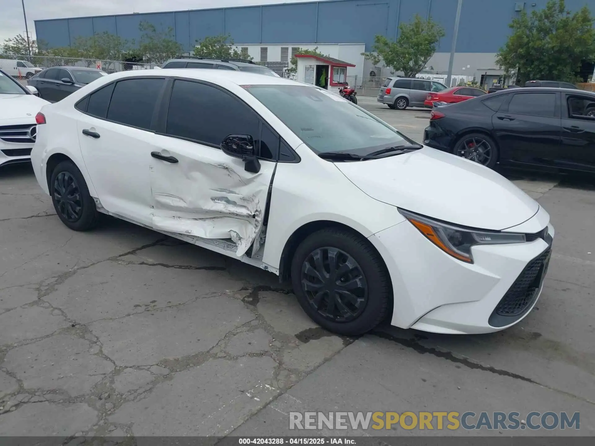 1 Photograph of a damaged car 5YFEPRAE7LP030283 TOYOTA COROLLA 2020