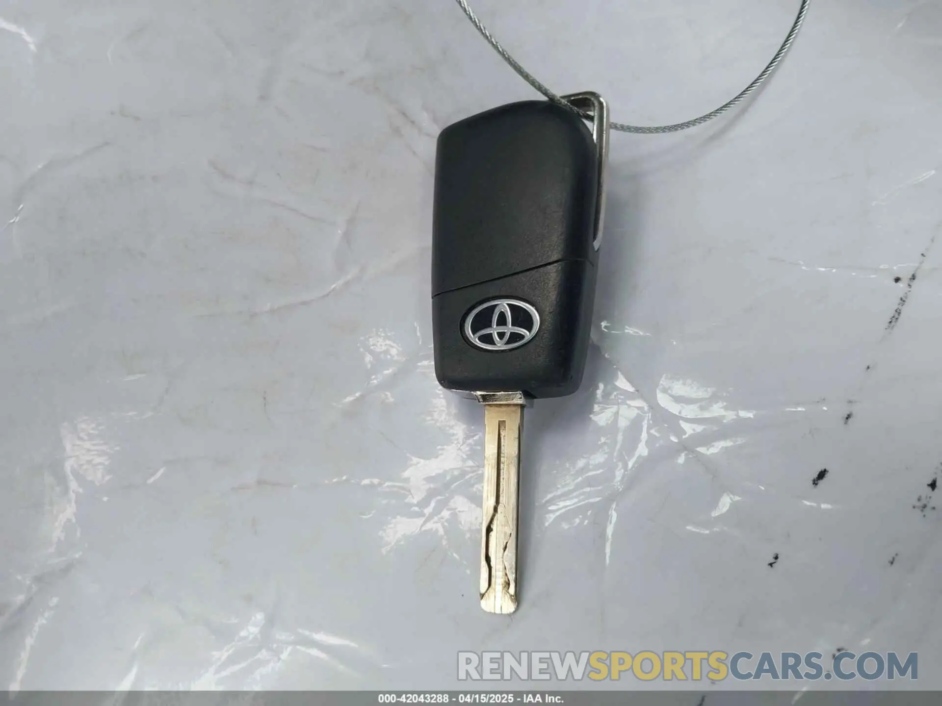 11 Photograph of a damaged car 5YFEPRAE7LP030283 TOYOTA COROLLA 2020