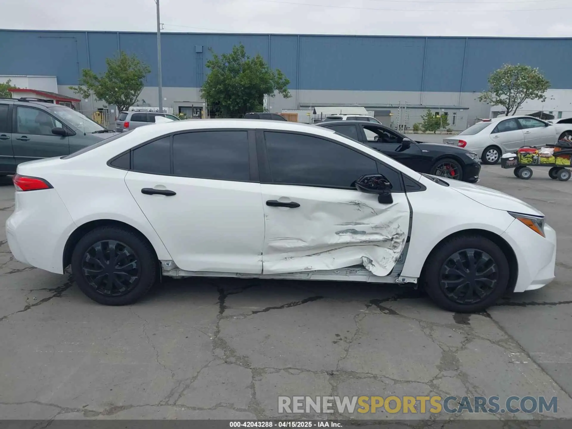14 Photograph of a damaged car 5YFEPRAE7LP030283 TOYOTA COROLLA 2020
