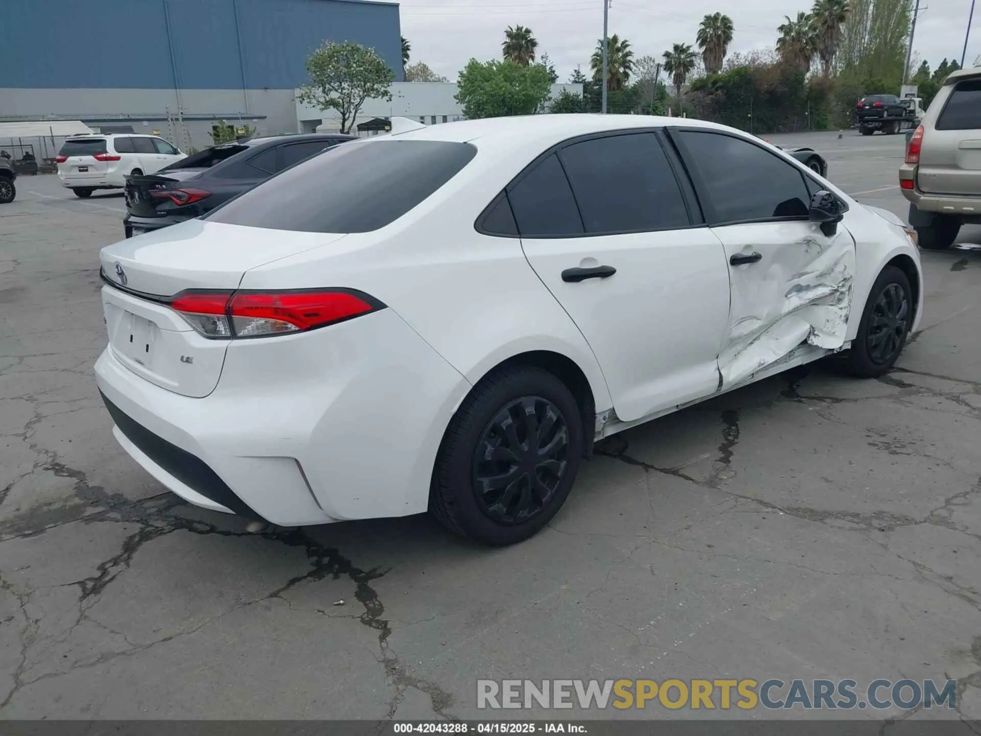 4 Photograph of a damaged car 5YFEPRAE7LP030283 TOYOTA COROLLA 2020