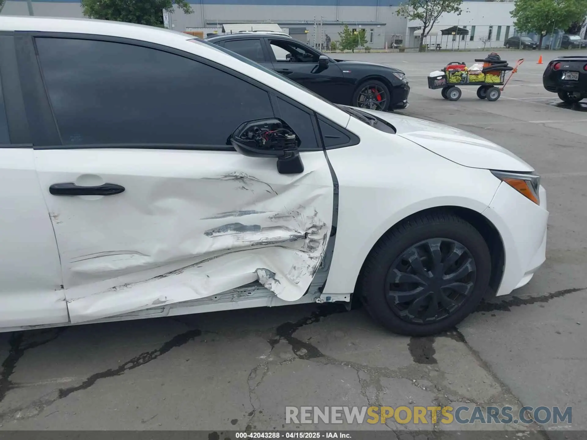 6 Photograph of a damaged car 5YFEPRAE7LP030283 TOYOTA COROLLA 2020
