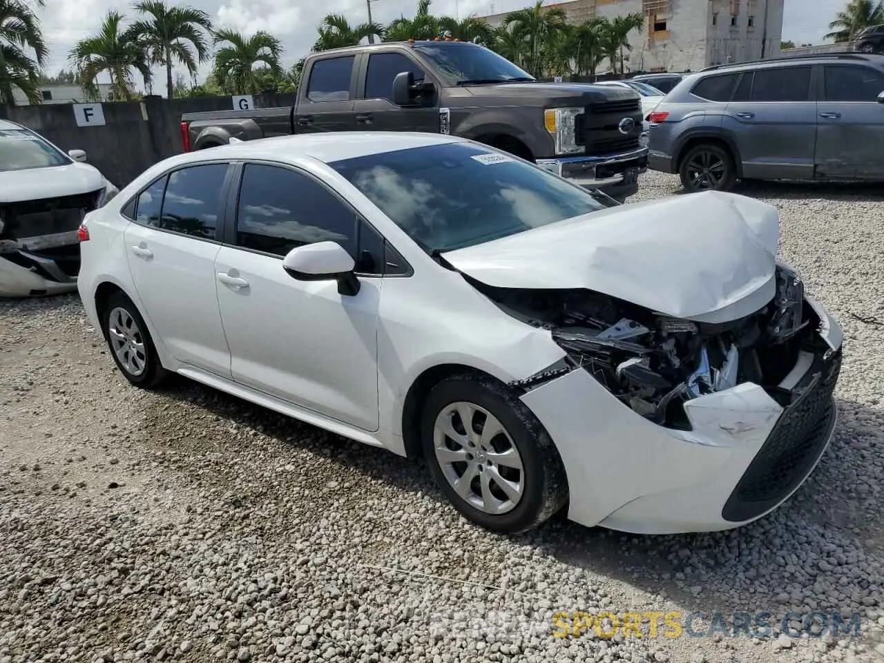 4 Photograph of a damaged car 5YFEPRAE7LP033913 TOYOTA COROLLA 2020