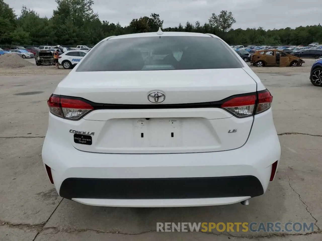 6 Photograph of a damaged car 5YFEPRAE7LP036987 TOYOTA COROLLA 2020