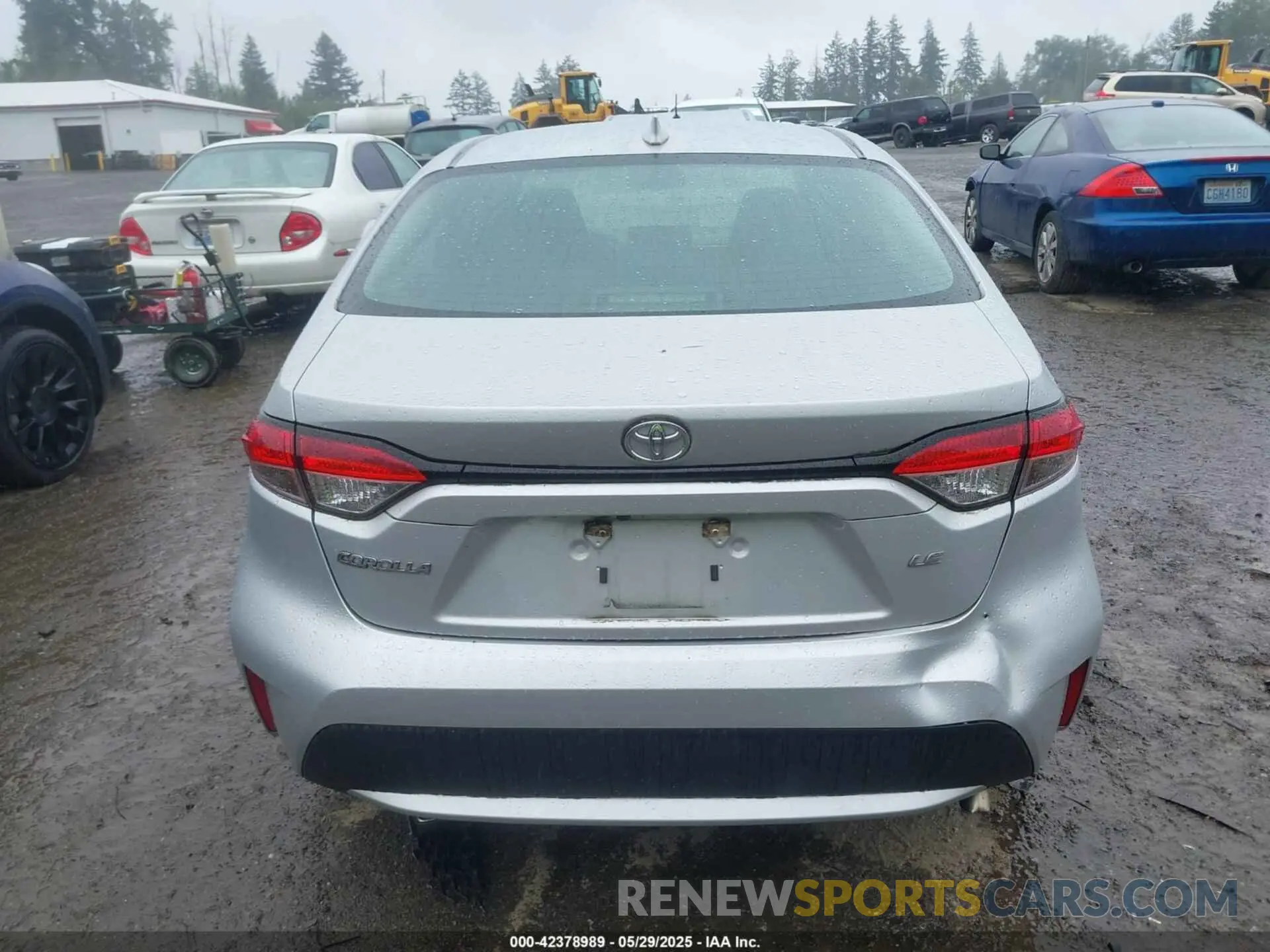 16 Photograph of a damaged car 5YFEPRAE7LP047472 TOYOTA COROLLA 2020