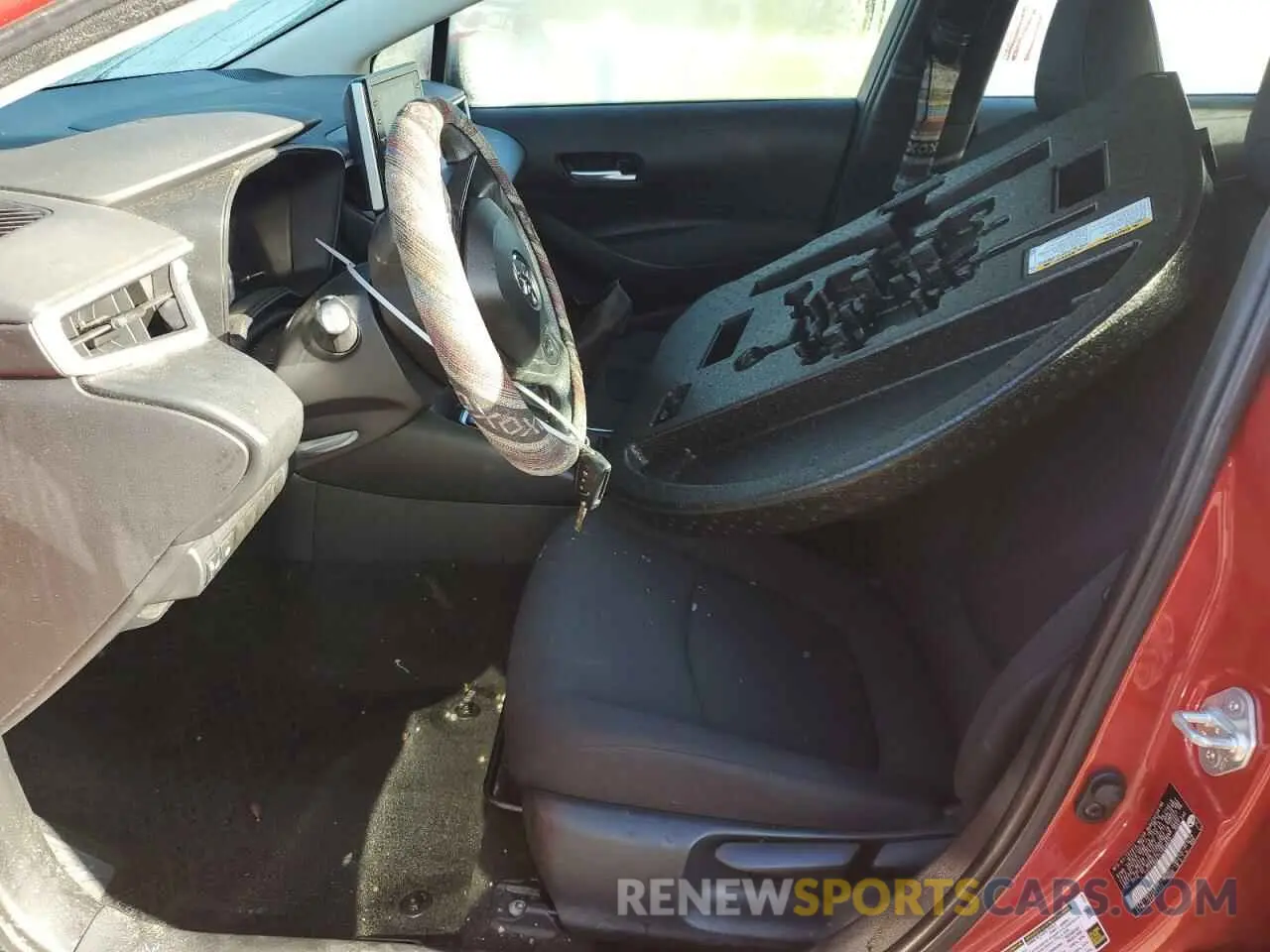 7 Photograph of a damaged car 5YFEPRAE7LP048623 TOYOTA COROLLA 2020