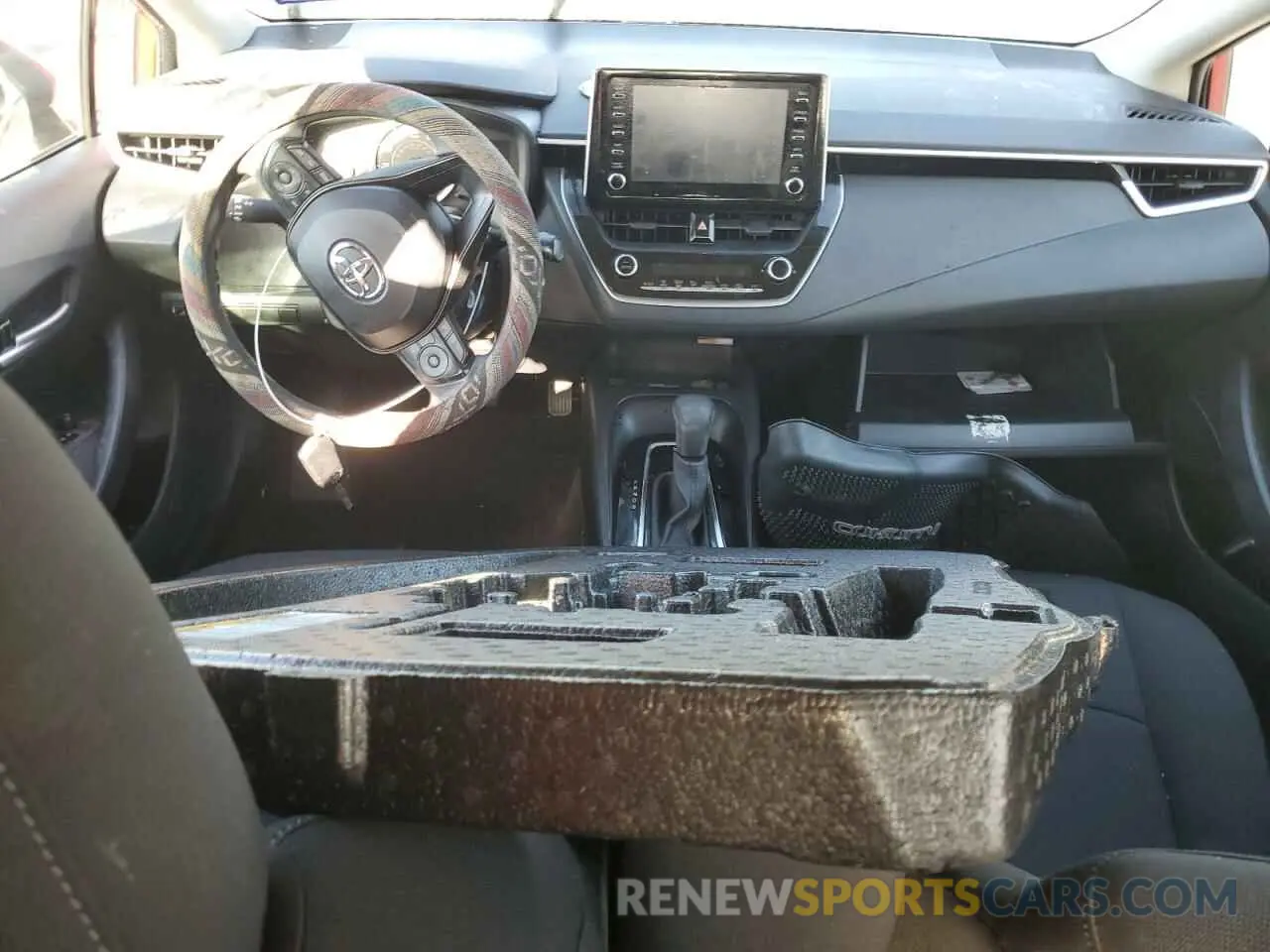 8 Photograph of a damaged car 5YFEPRAE7LP048623 TOYOTA COROLLA 2020