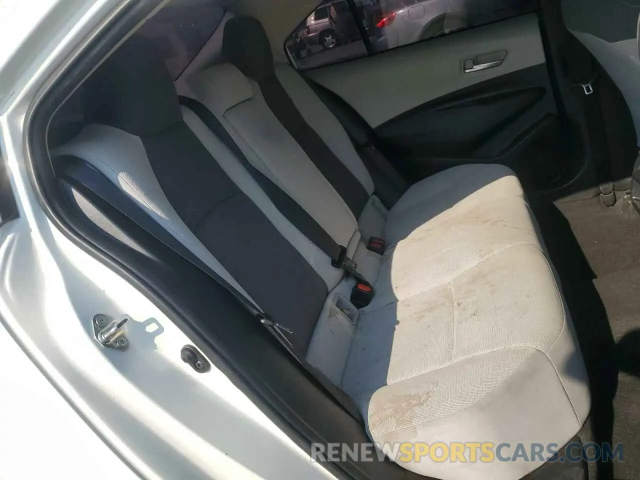 10 Photograph of a damaged car 5YFEPRAE7LP050100 TOYOTA COROLLA 2020