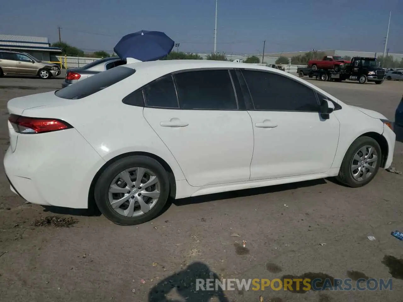 3 Photograph of a damaged car 5YFEPRAE7LP050100 TOYOTA COROLLA 2020