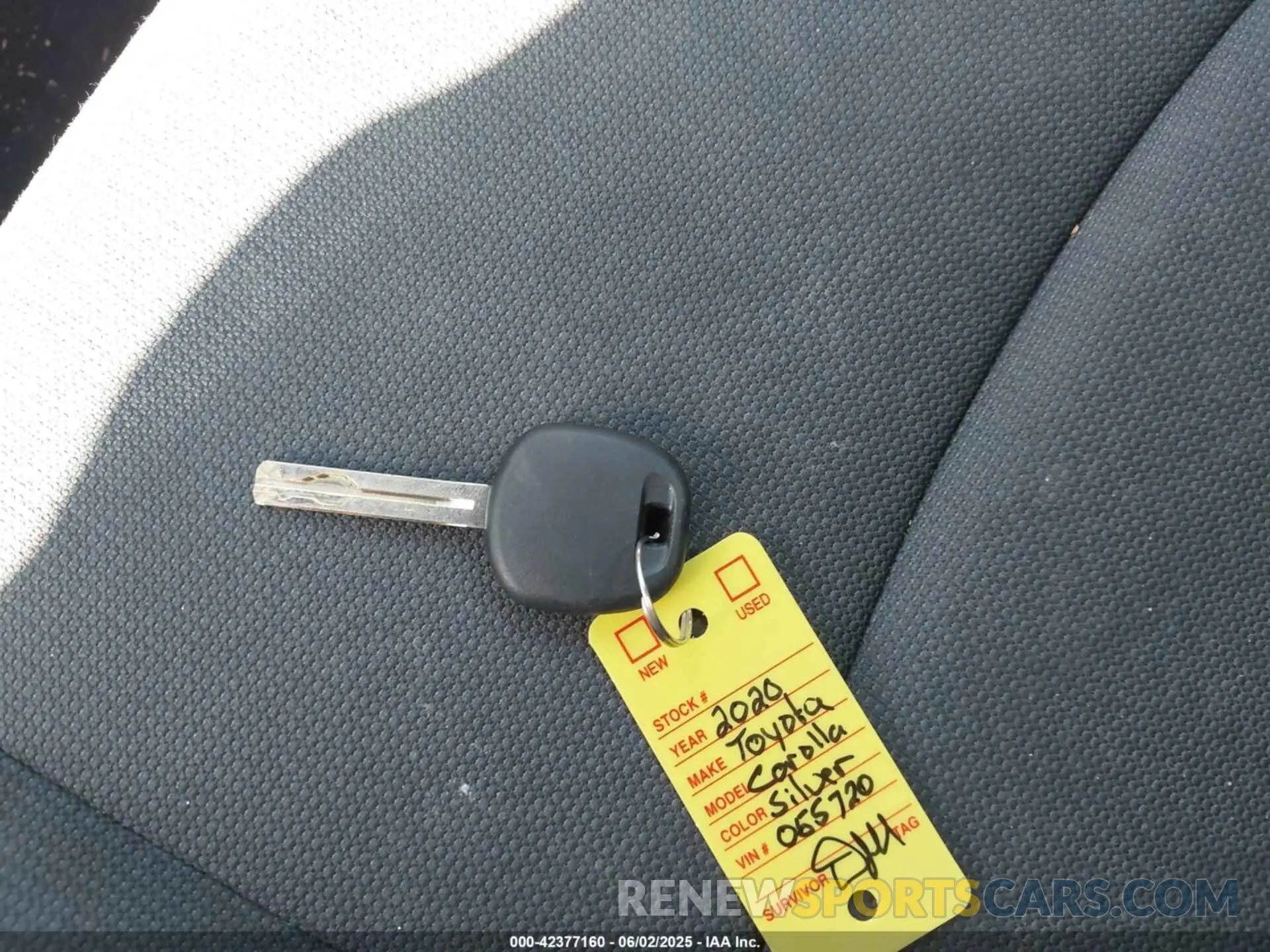 11 Photograph of a damaged car 5YFEPRAE7LP055720 TOYOTA COROLLA 2020