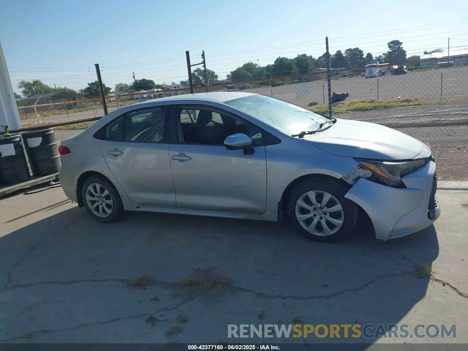 13 Photograph of a damaged car 5YFEPRAE7LP055720 TOYOTA COROLLA 2020