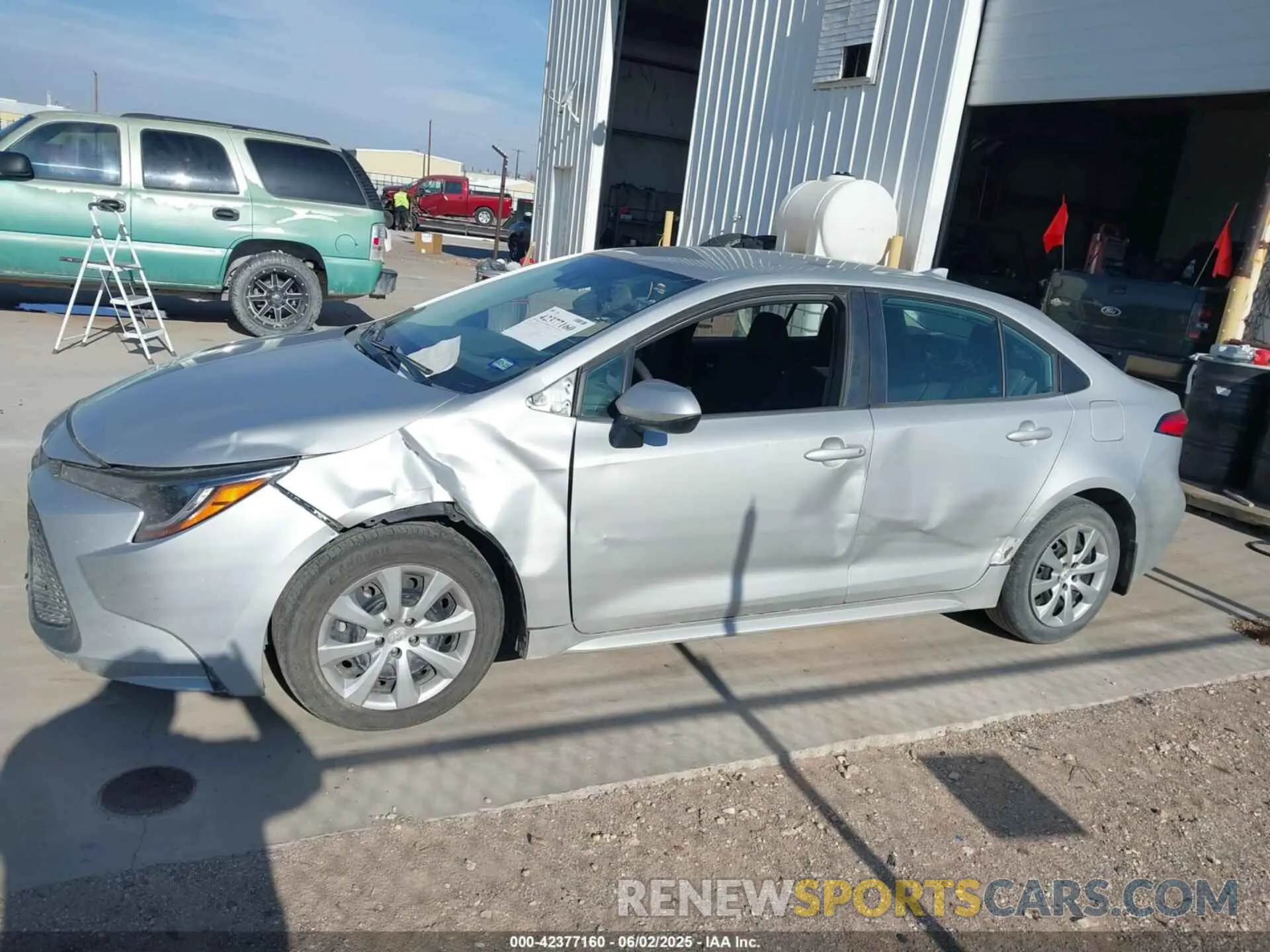 14 Photograph of a damaged car 5YFEPRAE7LP055720 TOYOTA COROLLA 2020