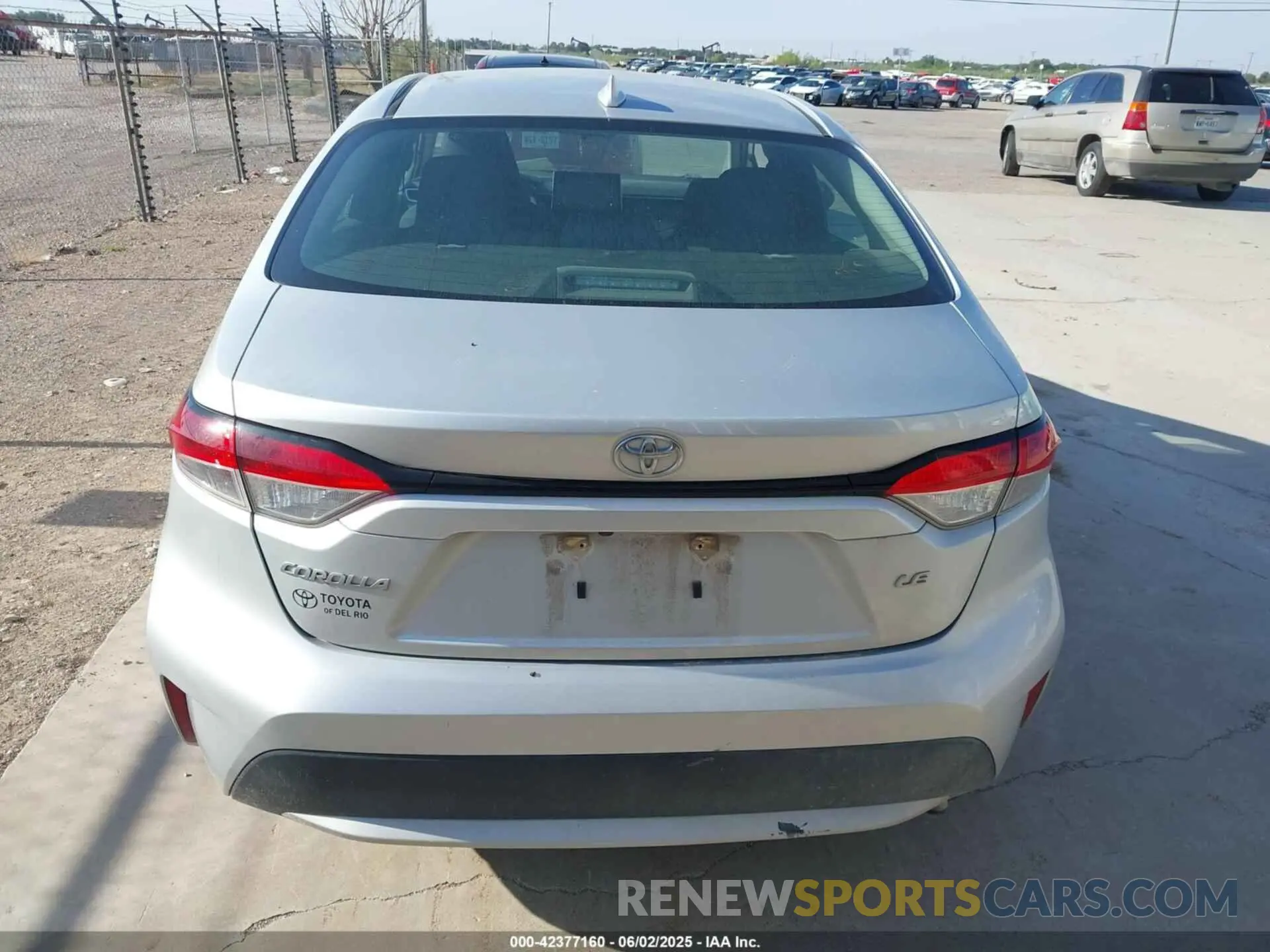 16 Photograph of a damaged car 5YFEPRAE7LP055720 TOYOTA COROLLA 2020