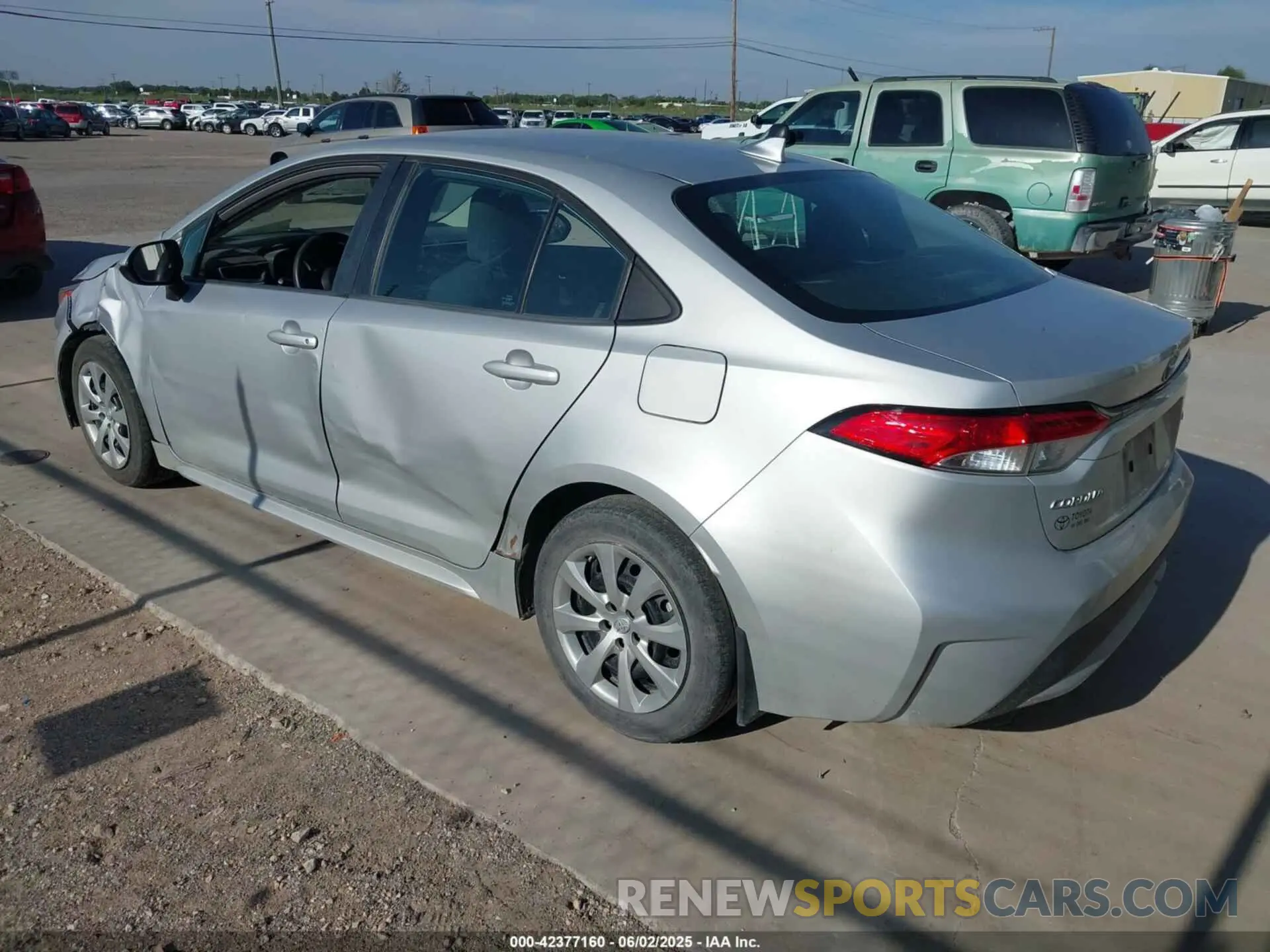 3 Photograph of a damaged car 5YFEPRAE7LP055720 TOYOTA COROLLA 2020