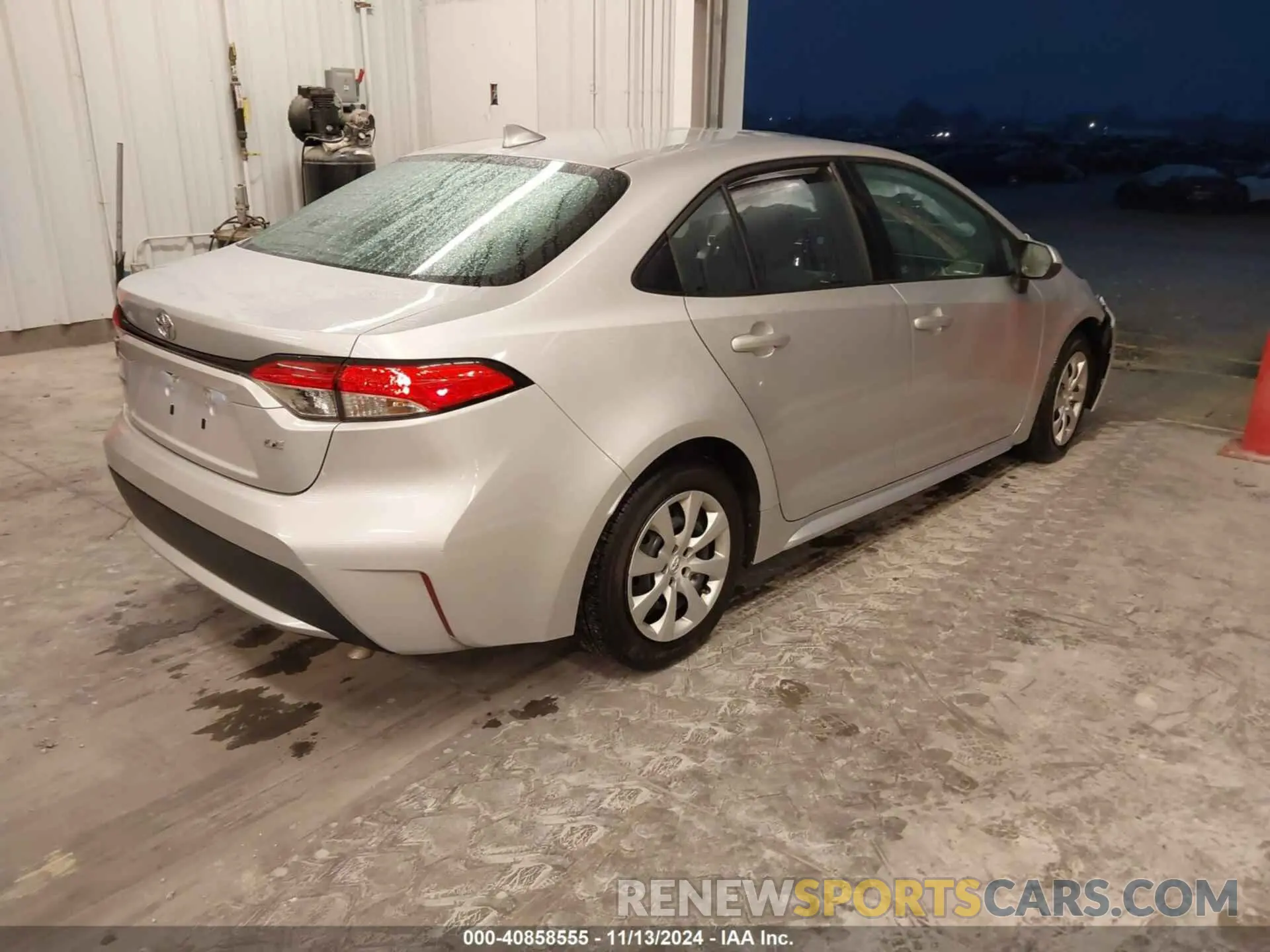4 Photograph of a damaged car 5YFEPRAE7LP069018 TOYOTA COROLLA 2020