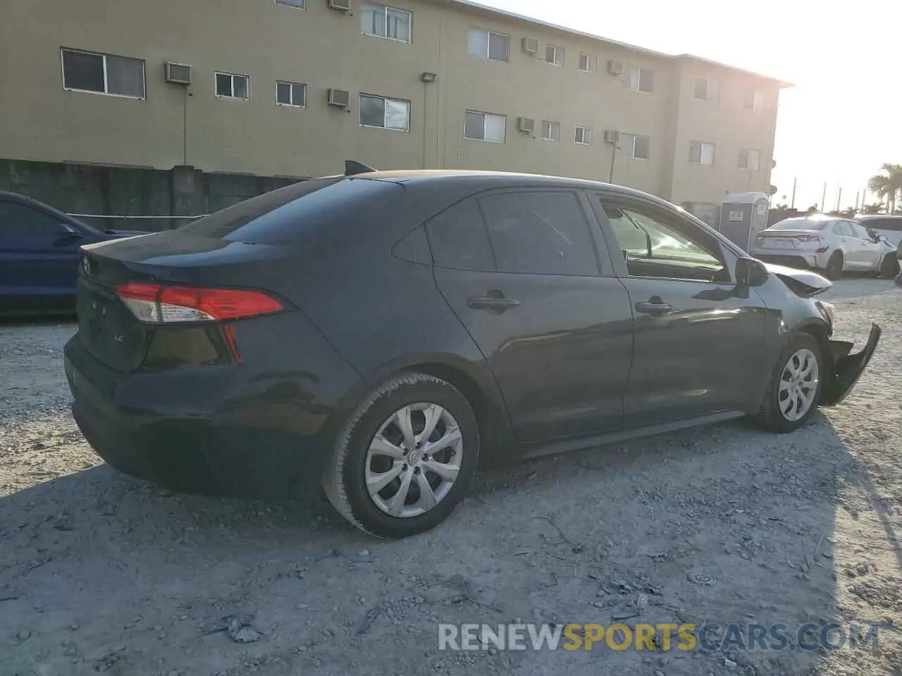 3 Photograph of a damaged car 5YFEPRAE7LP072355 TOYOTA COROLLA 2020