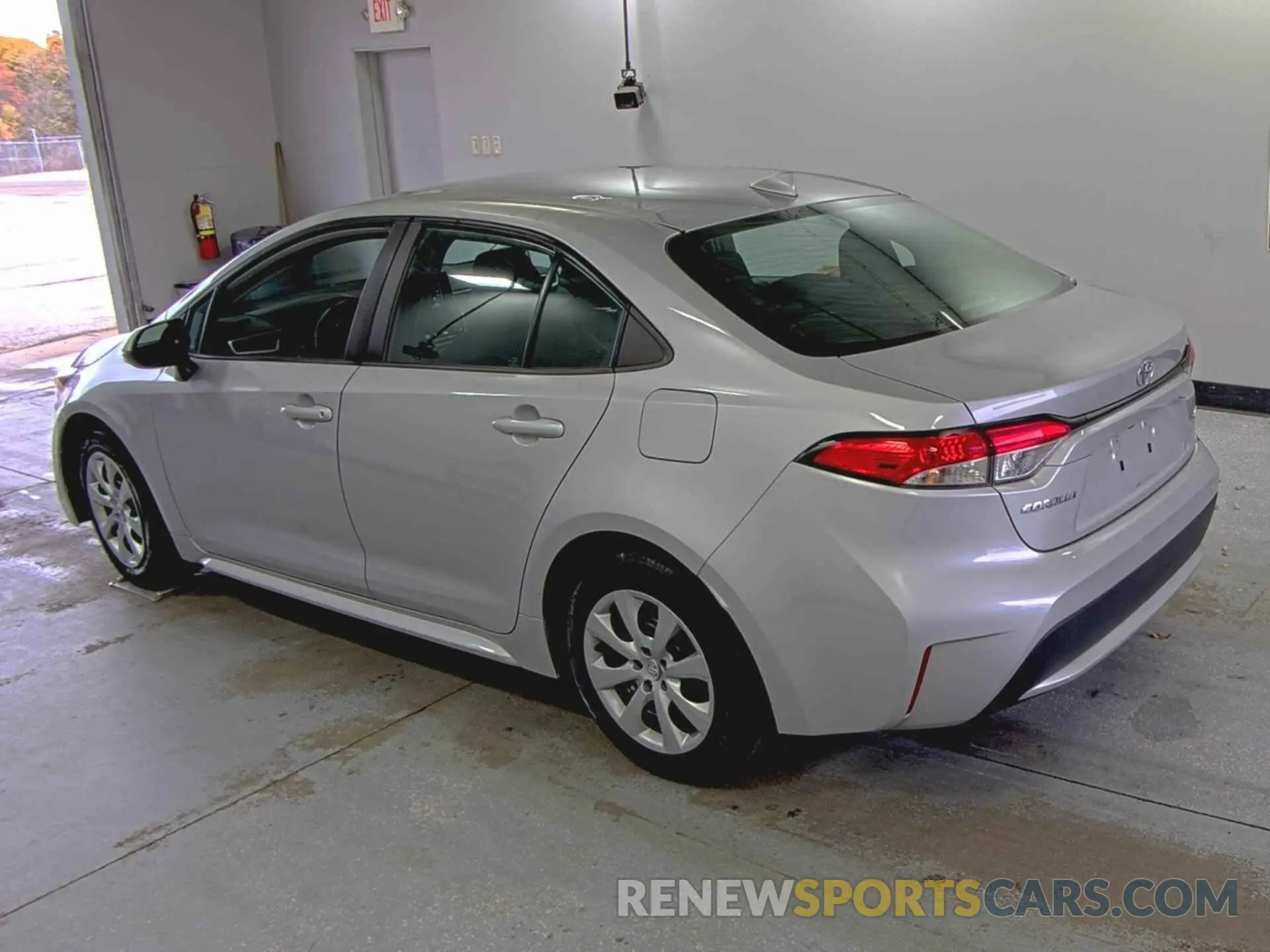 19 Photograph of a damaged car 5YFEPRAE7LP073229 TOYOTA COROLLA 2020