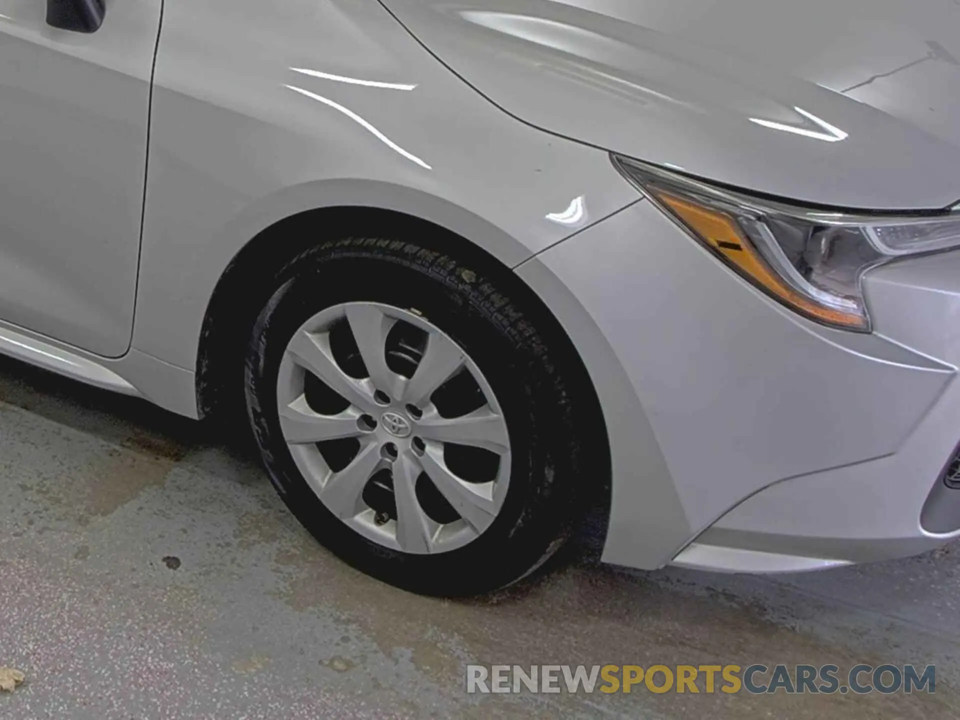 37 Photograph of a damaged car 5YFEPRAE7LP073229 TOYOTA COROLLA 2020