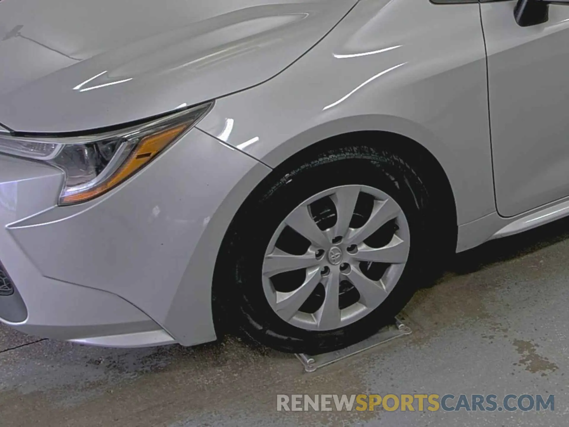 6 Photograph of a damaged car 5YFEPRAE7LP073229 TOYOTA COROLLA 2020