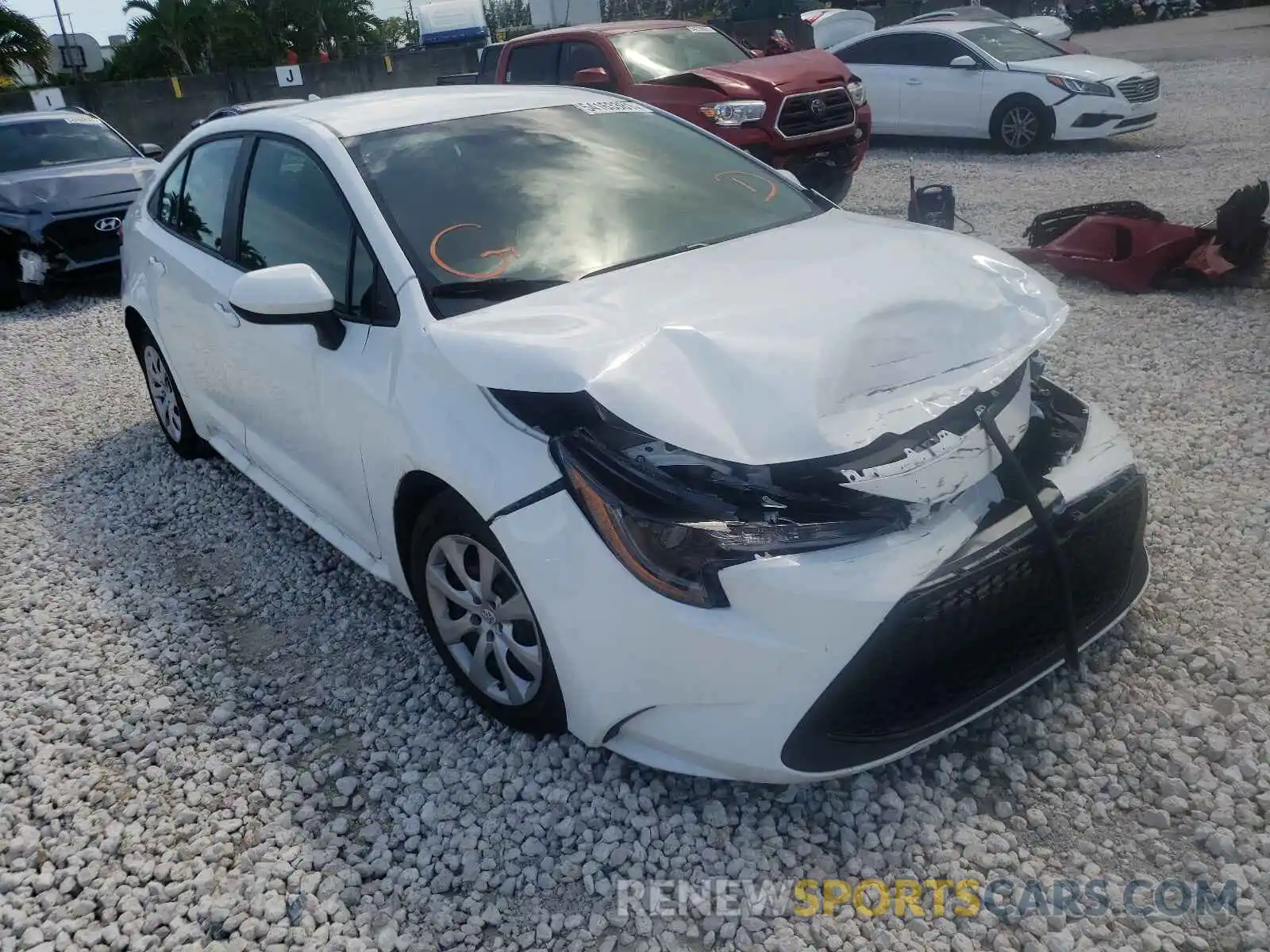 1 Photograph of a damaged car 5YFEPRAE7LP075353 TOYOTA COROLLA 2020