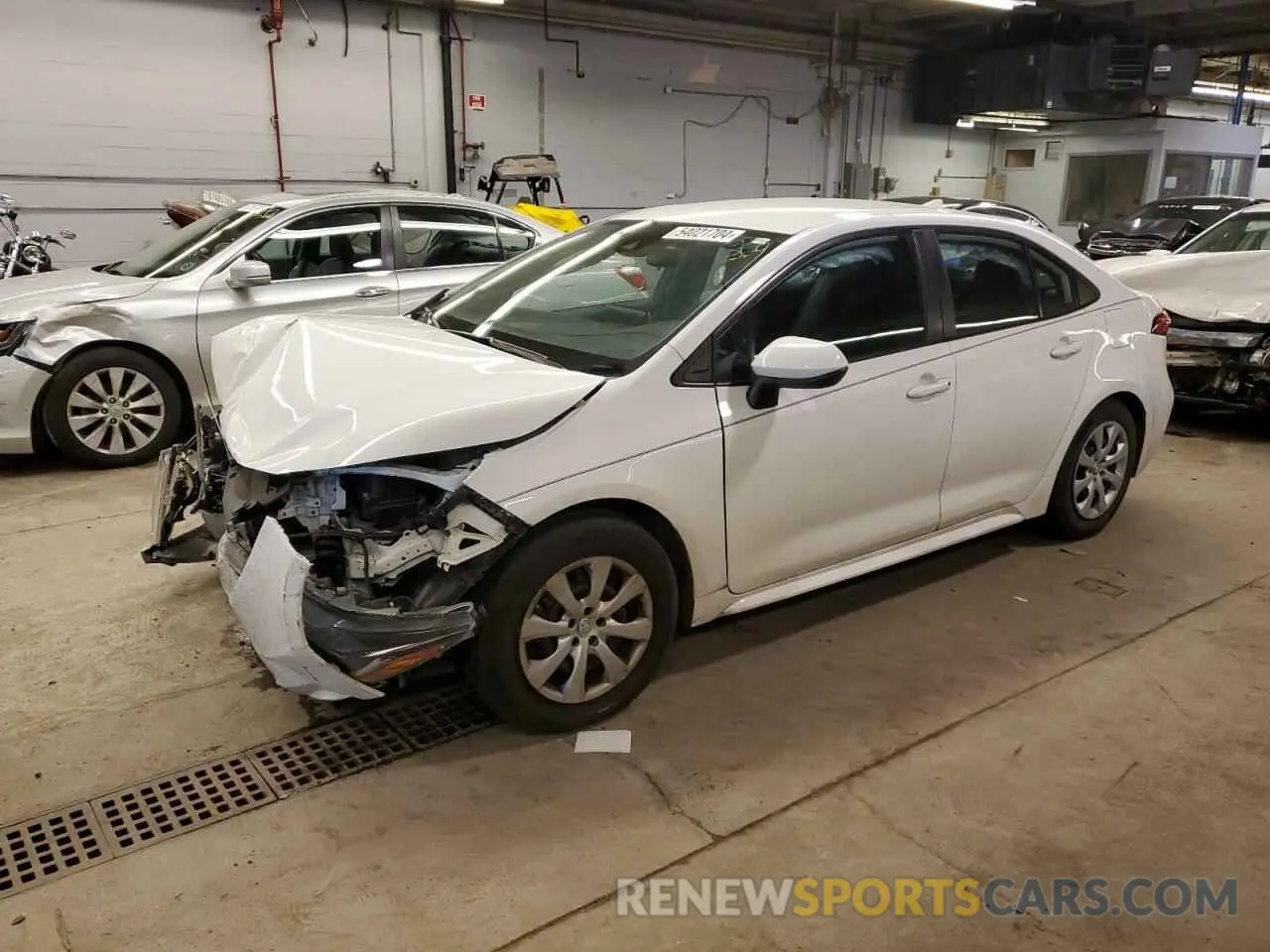 1 Photograph of a damaged car 5YFEPRAE7LP092962 TOYOTA COROLLA 2020