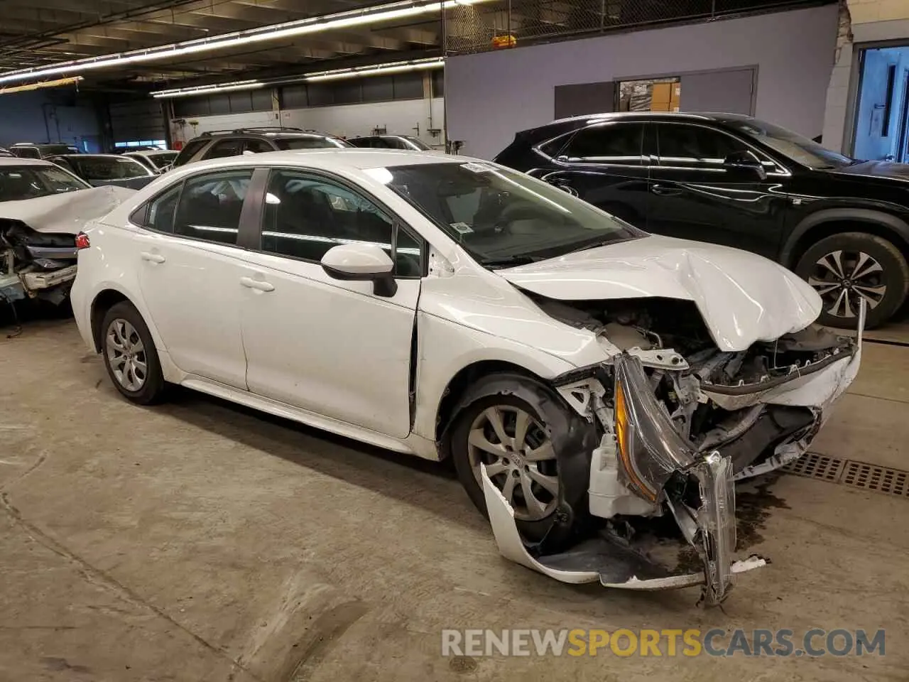 4 Photograph of a damaged car 5YFEPRAE7LP092962 TOYOTA COROLLA 2020