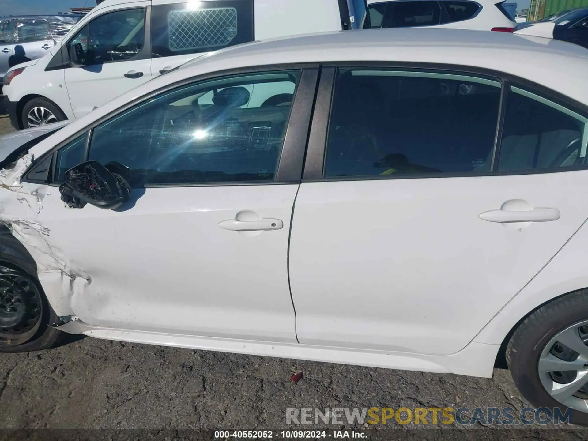 14 Photograph of a damaged car 5YFEPRAE7LP098583 TOYOTA COROLLA 2020