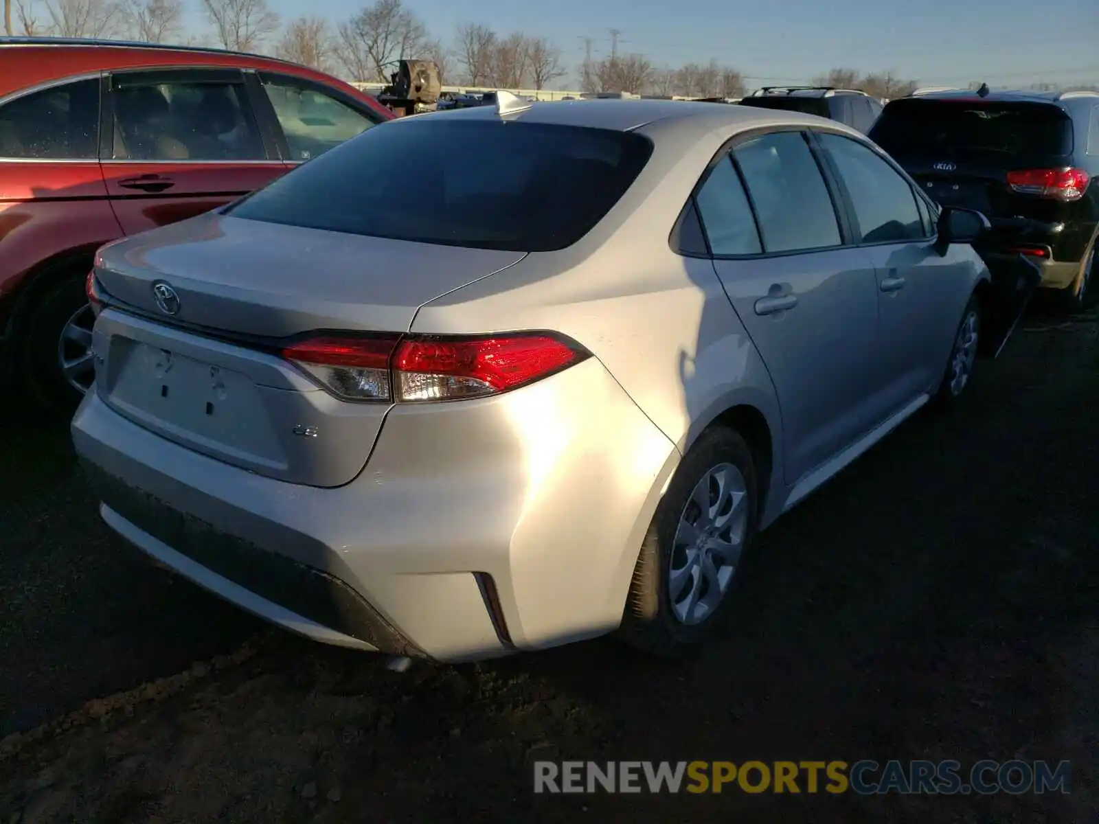 4 Photograph of a damaged car 5YFEPRAE7LP099636 TOYOTA COROLLA 2020