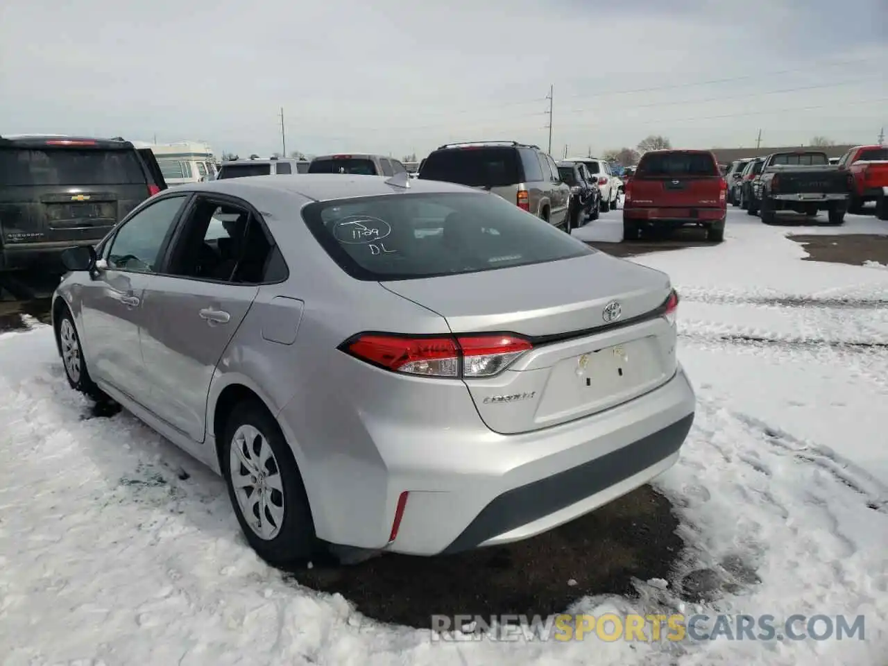 3 Photograph of a damaged car 5YFEPRAE7LP109789 TOYOTA COROLLA 2020