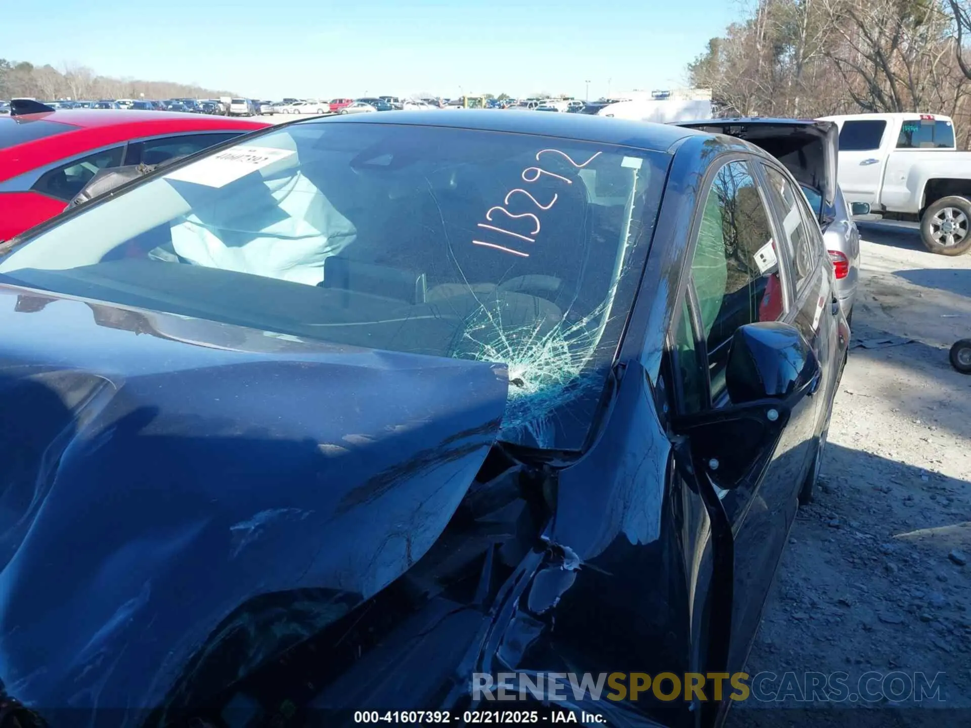17 Photograph of a damaged car 5YFEPRAE7LP113292 TOYOTA COROLLA 2020