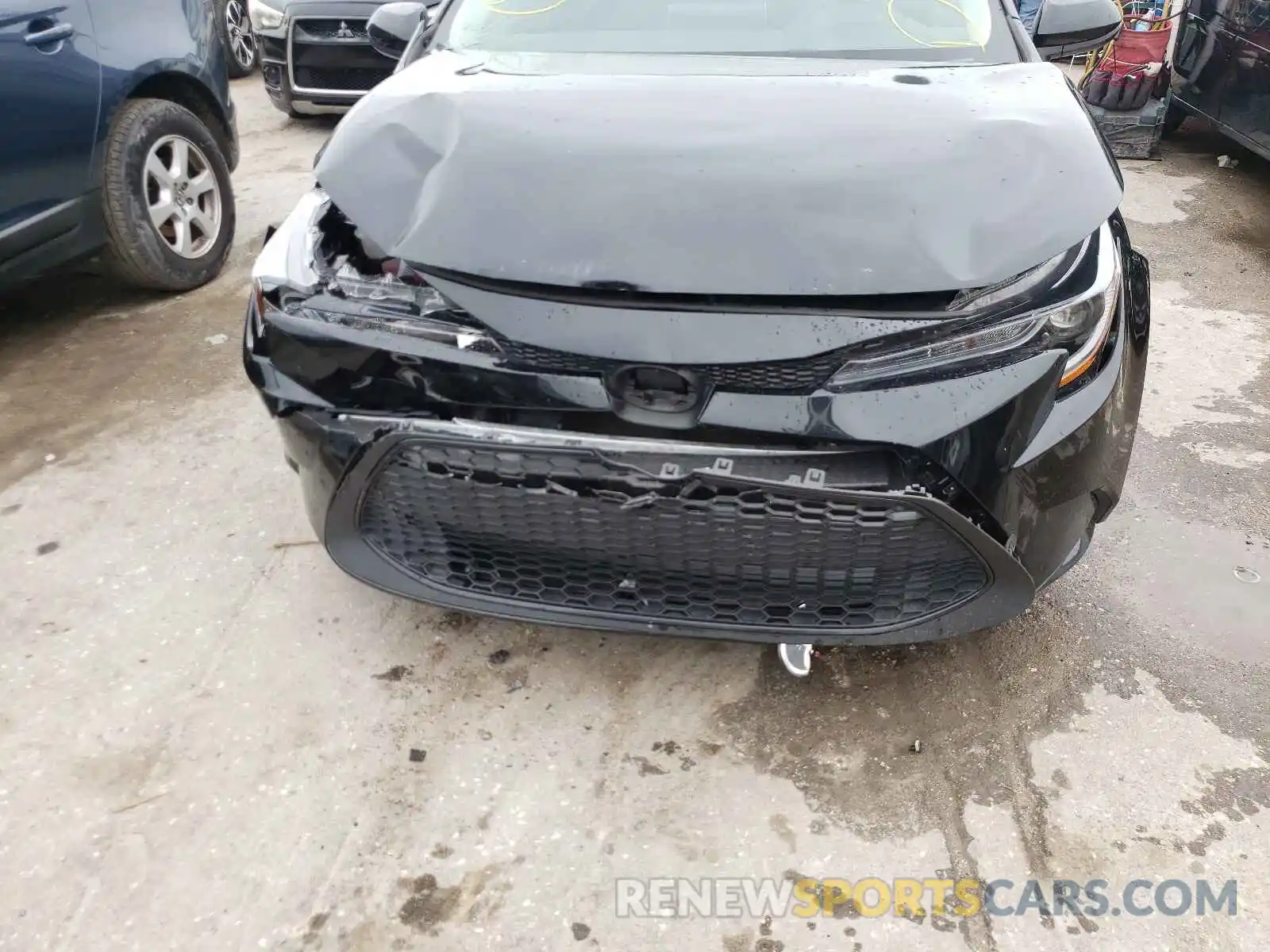 9 Photograph of a damaged car 5YFEPRAE7LP118797 TOYOTA COROLLA 2020