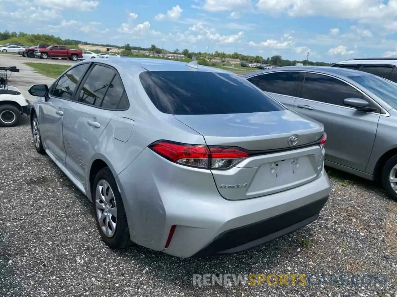 3 Photograph of a damaged car 5YFEPRAE7LP133302 TOYOTA COROLLA 2020