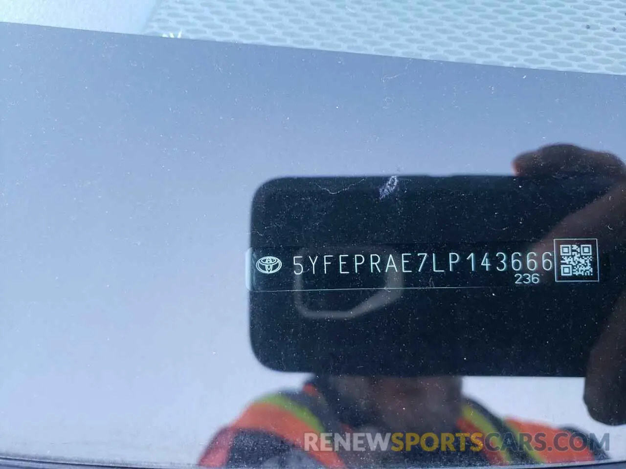 12 Photograph of a damaged car 5YFEPRAE7LP143666 TOYOTA COROLLA 2020