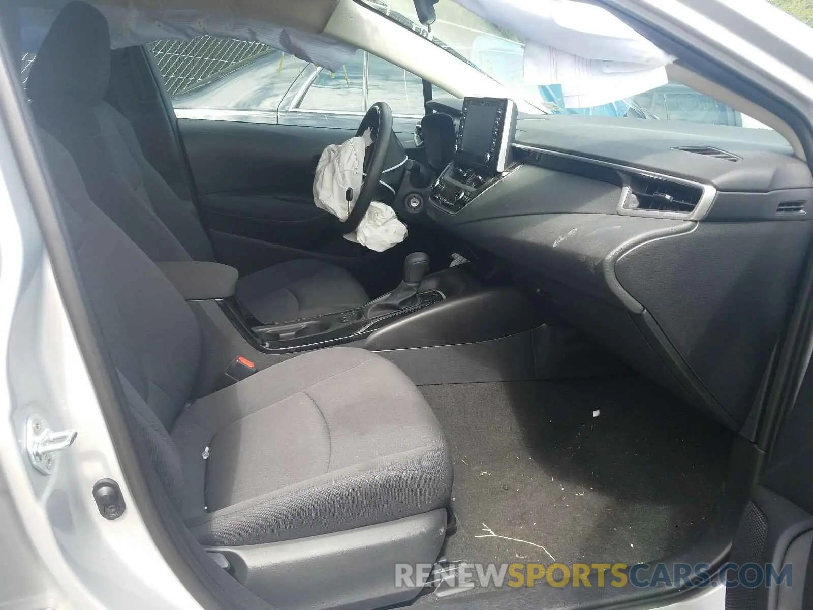 5 Photograph of a damaged car 5YFEPRAE8LP007482 TOYOTA COROLLA 2020
