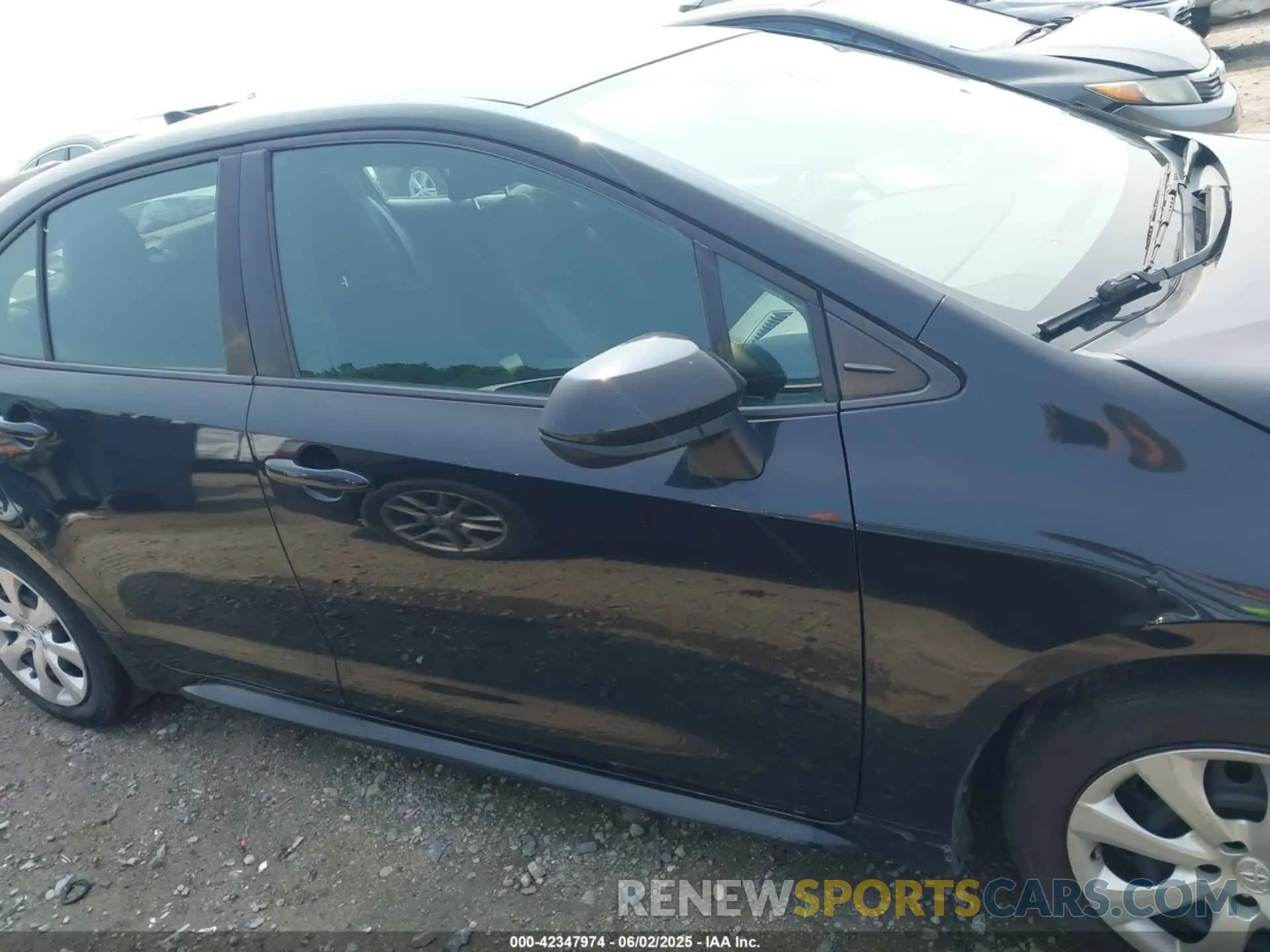13 Photograph of a damaged car 5YFEPRAE8LP027859 TOYOTA COROLLA 2020